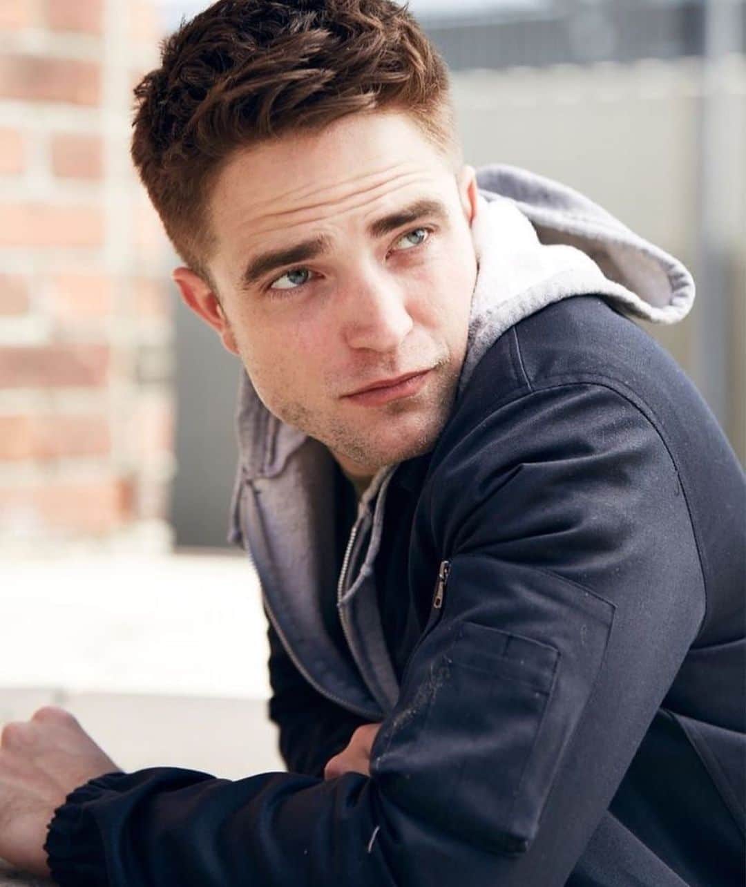 ロバート・パティンソンのインスタグラム：「Who’s ready for Batman? #robertpattinson」