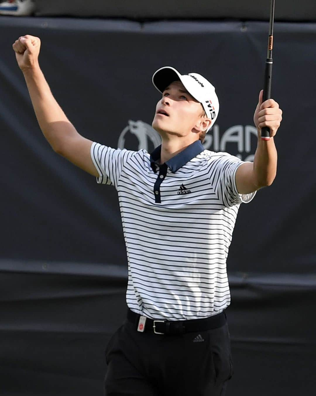 adidas Golfさんのインスタグラム写真 - (adidas GolfInstagram)「Remember the name.  At just 18 years old, Rasmus Højgaard is a @europeantour champion.  #HereToCreate ➖ #AfrAsiaOpen #adidasGolf」12月9日 3時23分 - adidasgolf