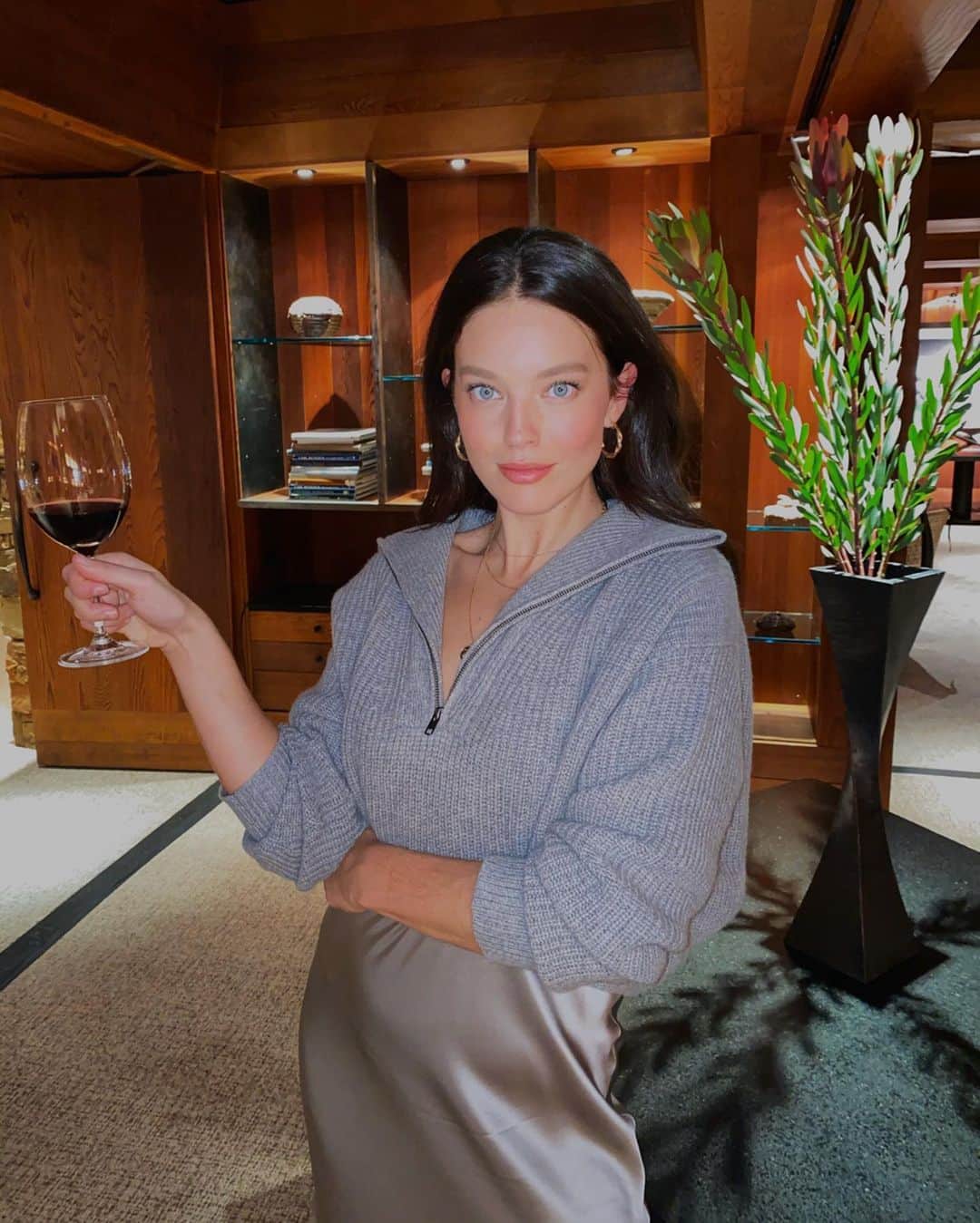 のインスタグラム：「The après of my dreams 🔥 🍷  @netaporter #jetaporter✈️」