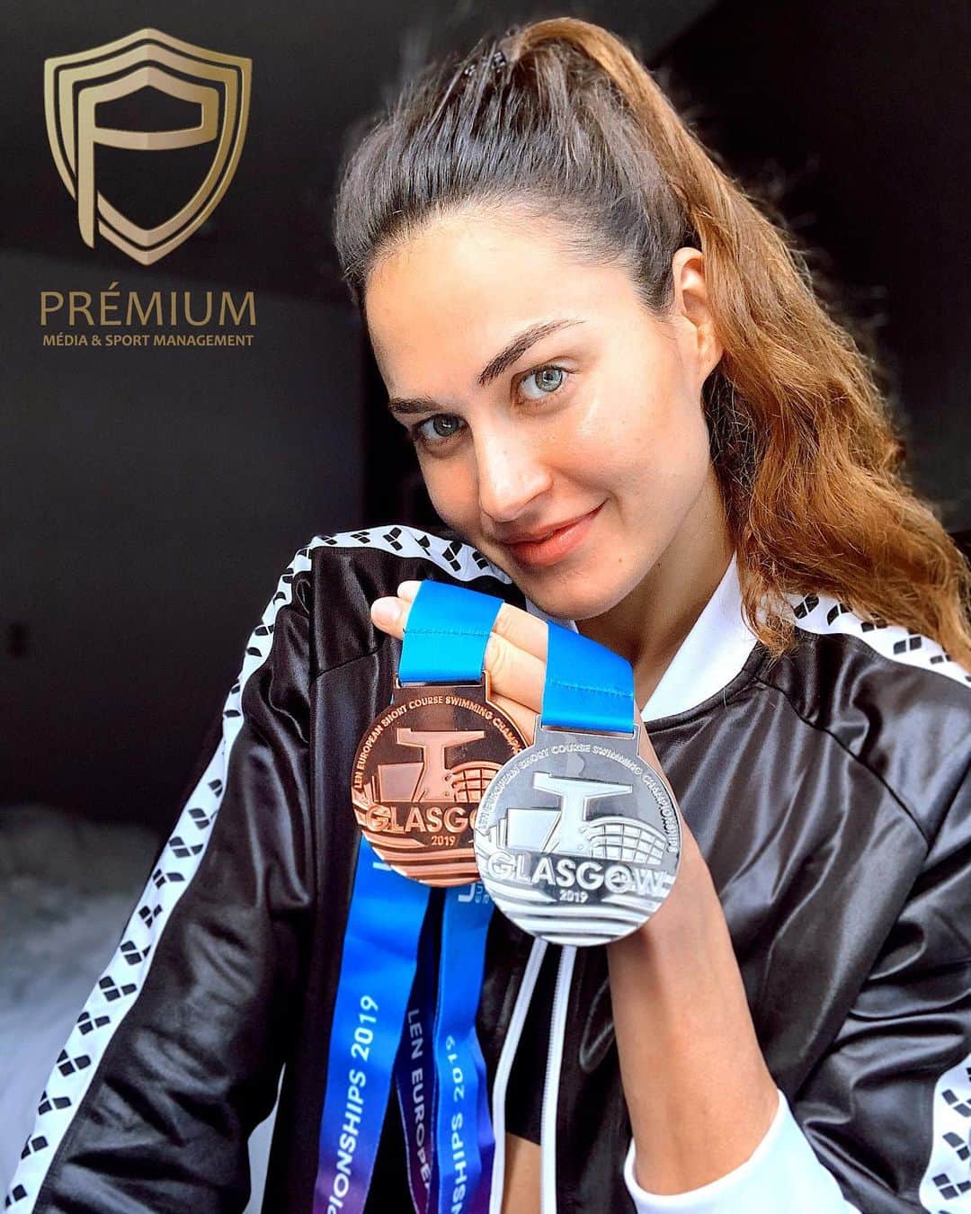 ズザンナ・ヤカボスのインスタグラム：「thanks for all the laughs i had this week. got some medals for it 😼#glasgow #europeans #shortcourse #lenaquatics」