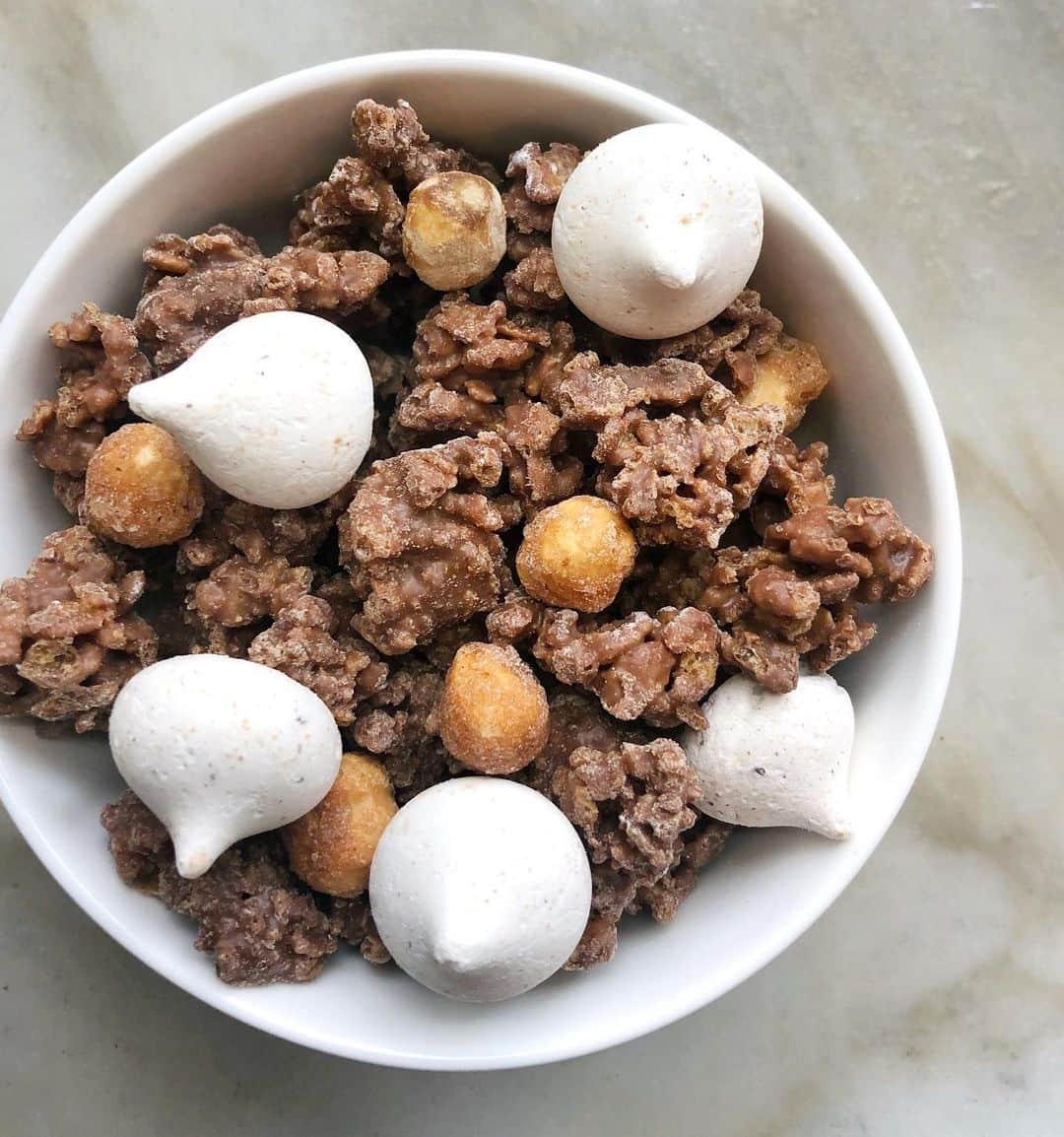 DOMINIQUE ANSEL BAKERYさんのインスタグラム写真 - (DOMINIQUE ANSEL BAKERYInstagram)「Last chance to order our Christmas Morning Cereal for delivery nationwide in time for Christmas Eve. Visit Cereal.DominiqueAnsel.com - our online sale ends Tuesday 12/10 at 12pm ET. Looking forward to waking up on Christmas Morning to see so many of you all around the country and the world having the same breakfast as me. ☺️🎄🥣 (link in bio ⬆️) And yep we’ll have the cereal in stores (Soho, West Village, LA, and London) through Xmas Eve too.」12月9日 3時56分 - dominiqueansel