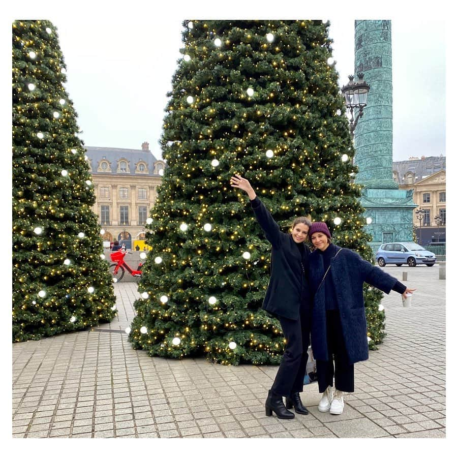 ラシダ・ジョーンズさんのインスタグラム写真 - (ラシダ・ジョーンズInstagram)「The week was cozy, chic and filled with pastries and we had an absolute blast. À bientôt, Paris.」12月9日 5時06分 - rashidajones