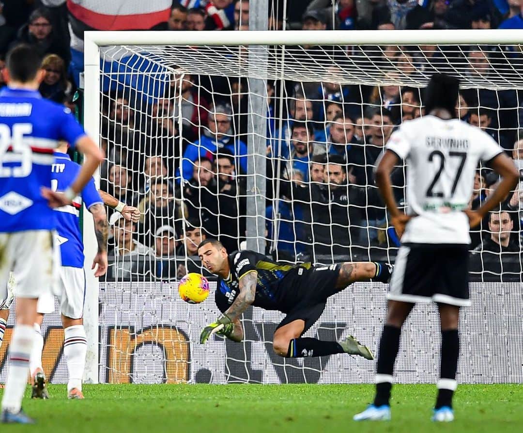 ルイージ・セーペのインスタグラム：「Una vittoria da URLO,una vittora da UOMINI,una vittoria da PARMA! 🧤 @parmacalcio1913 @seriea」