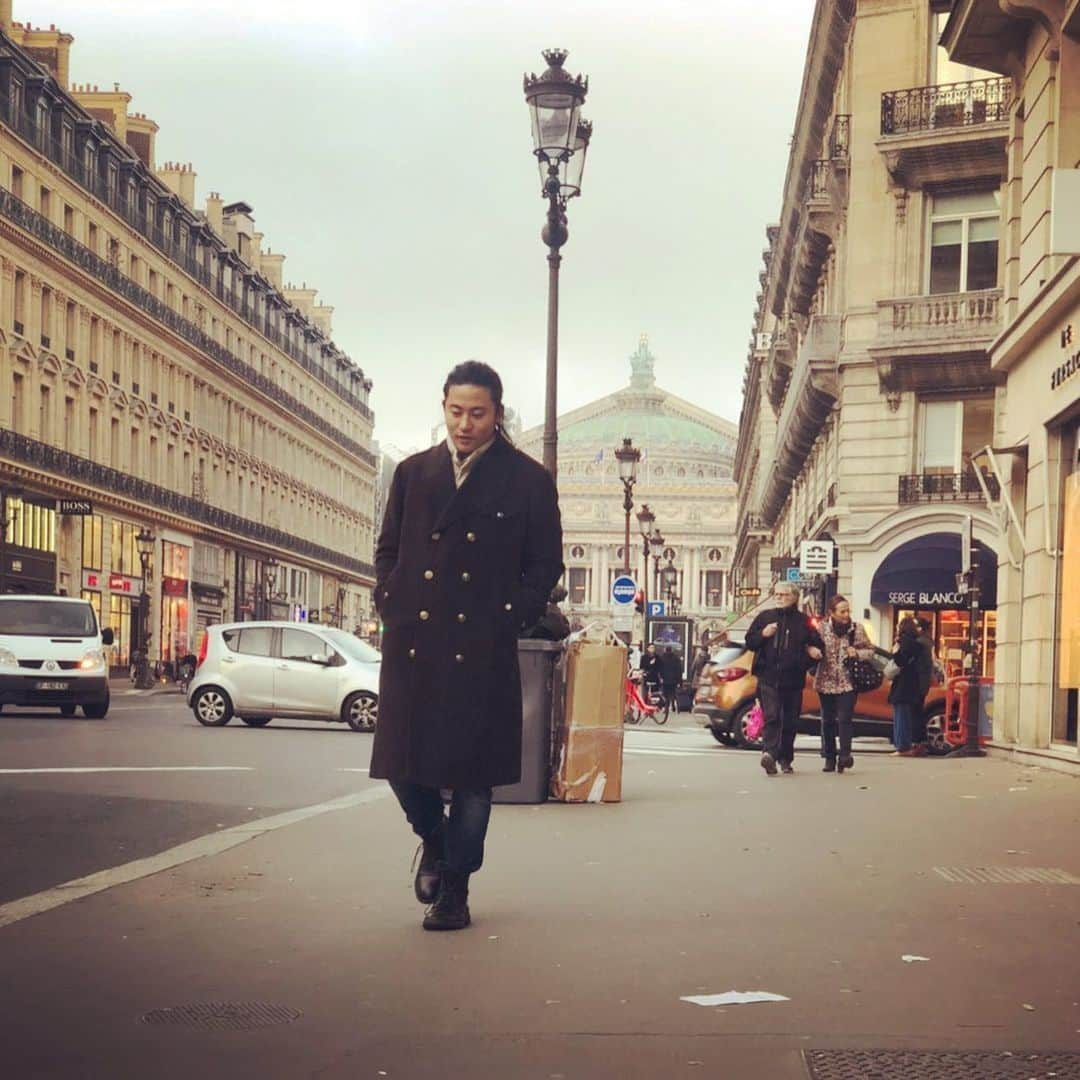 西澤良磨さんのインスタグラム写真 - (西澤良磨Instagram)「Paris where I was born when I was living as Joseph. I feel like Italy is my home town tho.... because I used to live in Italy 500 years ago.  #Paris #パリ #RYOMATOKYO #RYOMATOKYOFLOWERS」12月9日 5時34分 - ryomaworld