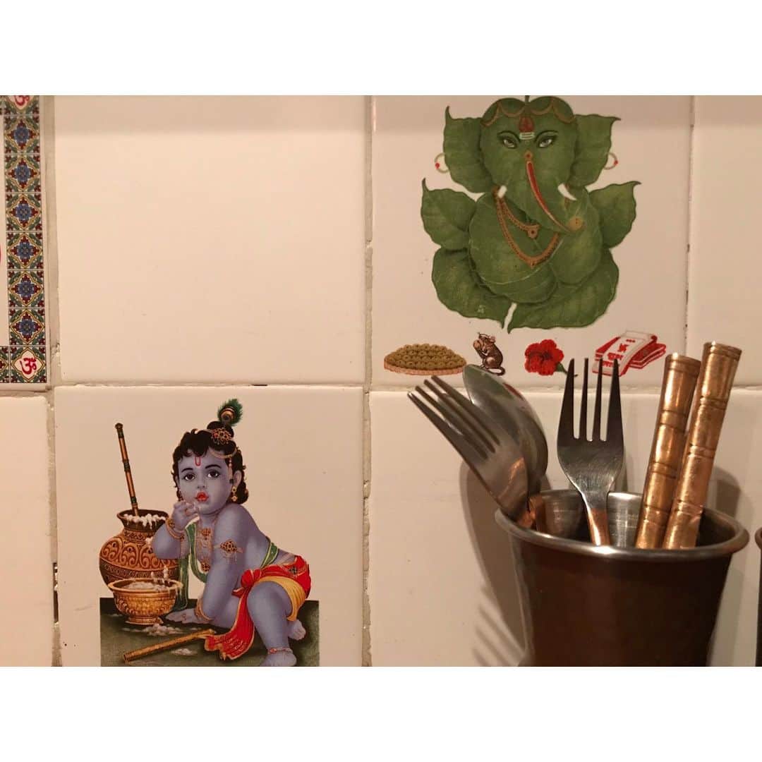 権藤朱実さんのインスタグラム写真 - (権藤朱実Instagram)「🍛 『shiva curry wara』 １１月末に訪れた時のメニュー♡ どれもこれも・・・はぁ  美味しい♡ 美味しすぎて笑っちゃう☺︎むふふ #shop #shivacurrywara #シバカリーワラ →@shivacurrywara #Japan #Tokyo #curry #spice #photo #akephoto #三軒茶屋 #カレー #インドカレー #model #satorujapan #akemigondo #モデル #サトルジャパン #権藤朱実 →@satorujapan_official @akemigondo ☑︎プロフィールのリンクにて、blog更新中☺︎ My blog『ake photo』 →http://ameblo.jp/akemi-gondo/」12月9日 16時28分 - akemigondo