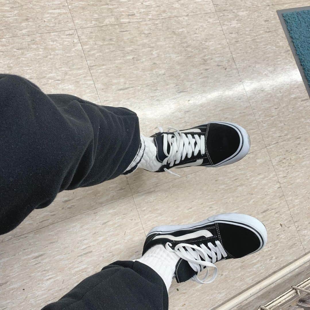 栗原祐太のインスタグラム：「最近お気に入りのvans君 定番だけど良い」