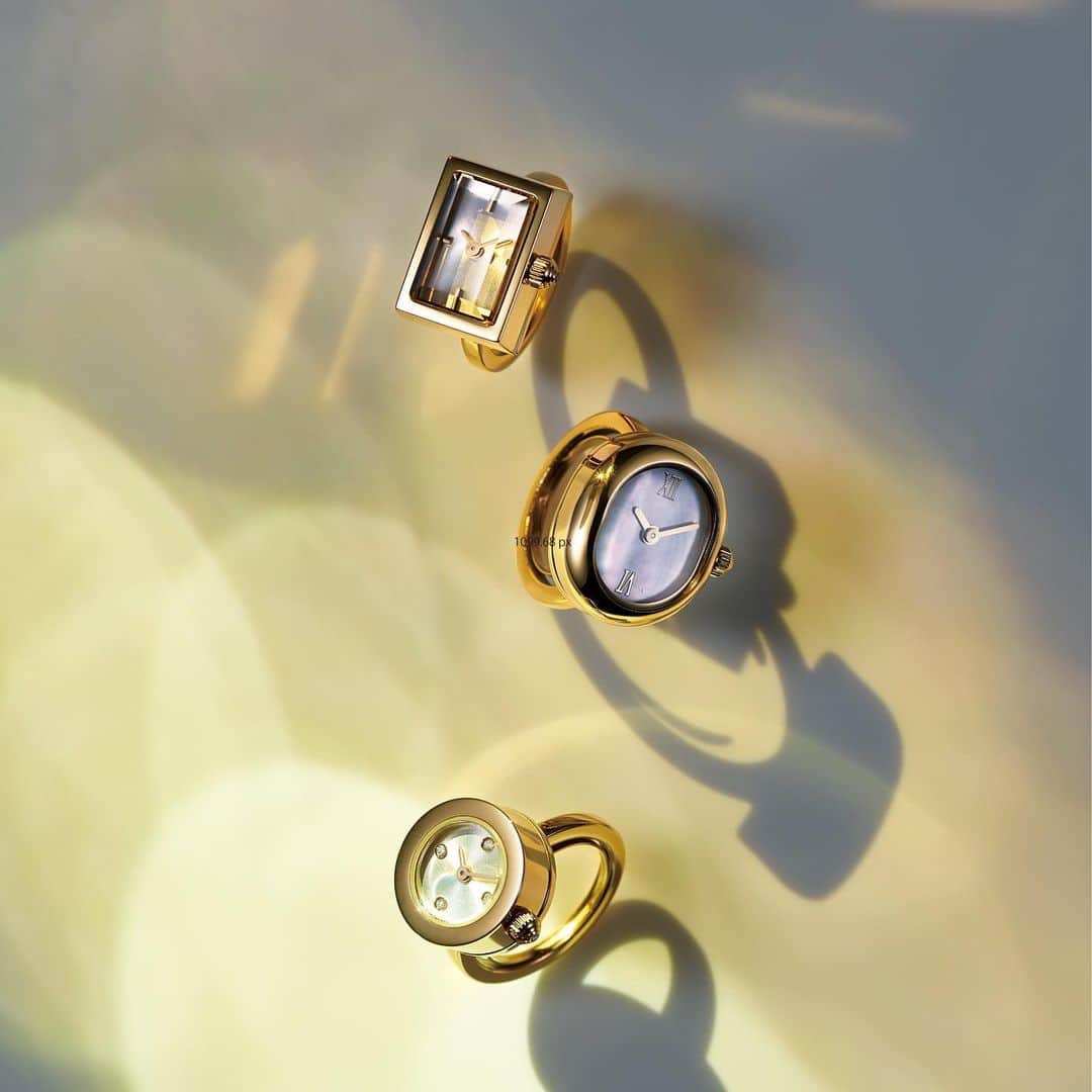のインスタグラム：「【本館 4F/ete】 “Ring watch” . 時計を指輪に見立てた、茶目っ気たっぷりなアイテム “リングウォッチ” . まるでおもちゃの宝石のようなプレイフルなフォルムでありながら、ぬかりないディティールが魅力 。 . . #ペリエ#ペリエ千葉#ete#エテ#ペリエDS #perie#PERIE」