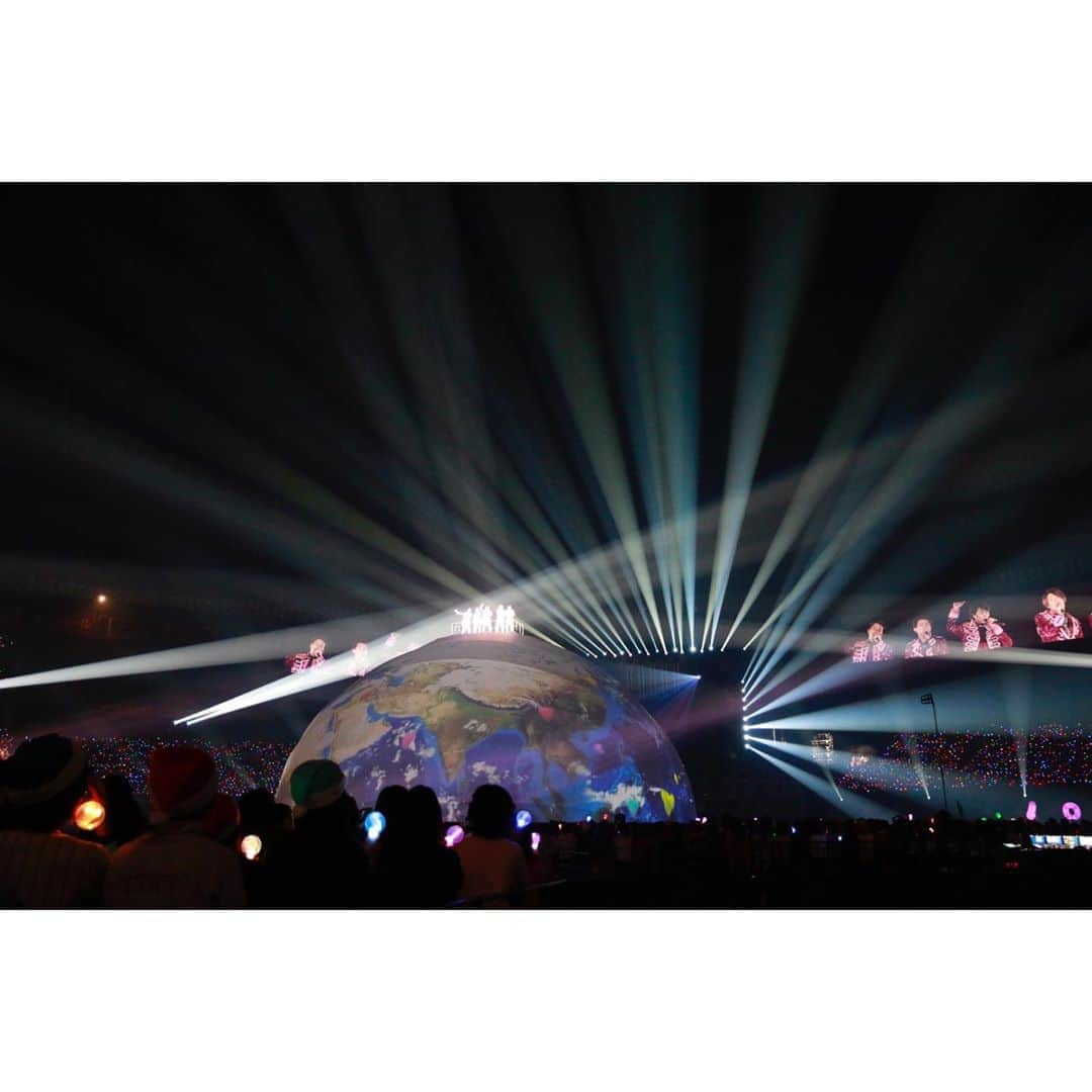 嵐（ARASHI）さんのインスタグラム写真 - (嵐（ARASHI）Instagram)「2013年-  2008年から6年連続で公演を行ってきた国立競技場。 この国立競技場で最後の公演となったコンサート「アラフェス'13」を開催。 アルバム「LOVE」をリリースし、5大ドームツアー「ARASHI Live Tour 2013 “LOVE”」を開催しました。 2013 - having performed at the National Stadium for the past 6 years, our “Arafes '13” show became the last performance before the facility went under renovation.  Also, our album “LOVE” was released and we had five major dome shows on the “ARASHI Live Tour 2013 LOVE”. #嵐 #ARASHI」12月9日 7時46分 - arashi_5_official