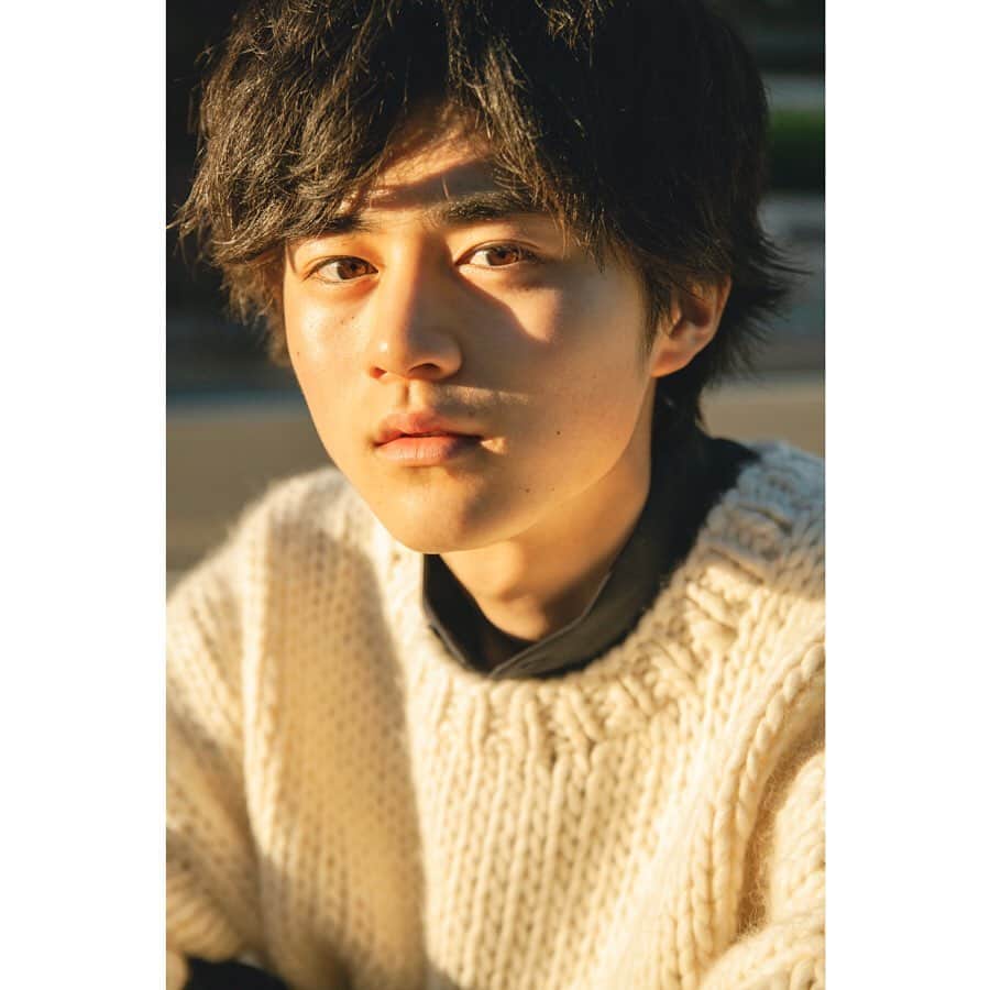 朝倉 豊さんのインスタグラム写真 - (朝倉 豊Instagram)「【#原色美男図鑑 mini】 @shukan.bunshun_gravia 12月12日号 @ouji.suzuka.official  photo: #藤原江理奈 氏 hairmake: @becosuke  #mywork ※詳細は誌面にて #週刊文春 #蜜蜂と遠雷 #おっさんずラブ」12月9日 8時07分 - stylist_yutaka