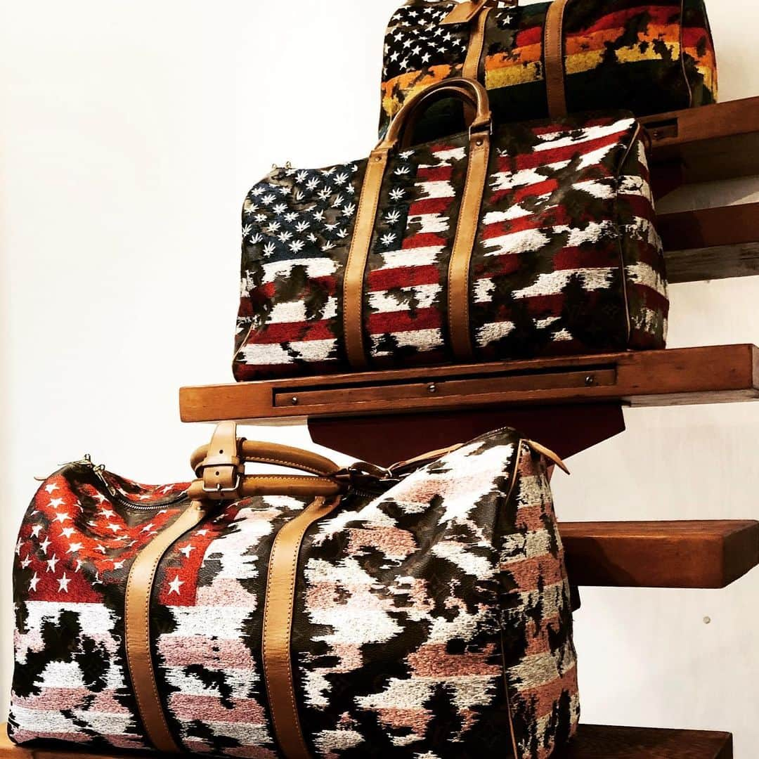 ジェイアーさんのインスタグラム写真 - (ジェイアーInstagram)「The Vintage Louis Vuitton Keepall X Jay Ahr Embroidery Collection “American Flag” - Act 2/3/7 Yarn Embroidery by Jay Ahr on keepall, size 50 Provenance Los Angeles, November 1994 - March 1986 - June 1990  9 Special Acts of the American flag available at Maxfield  #jayahr #jonathanriss #USA #louisvuitton #keepall #bag #Flag #embroidery #icons #travel #everyhumanisanartist #americanflag #maxfield #maxfieldla  #jeanprouve」12月9日 8時15分 - _jay_ahr_