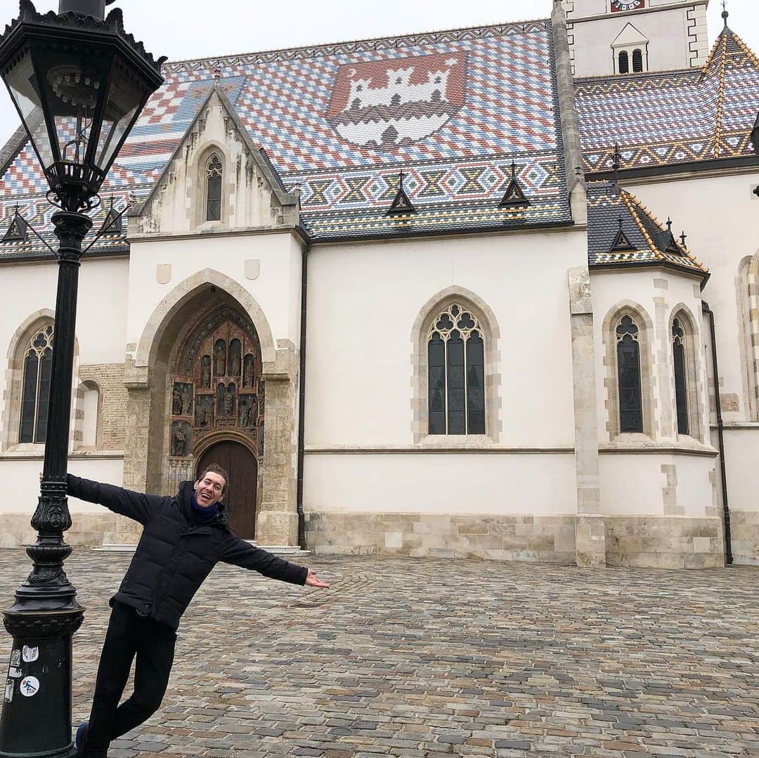 ジェイソン・ブラウンさんのインスタグラム写真 - (ジェイソン・ブラウンInstagram)「👪🇭🇷❤️ #Zagreb • 僕は両親とザグレブで散歩しました。」12月9日 8時24分 - jasonbskates