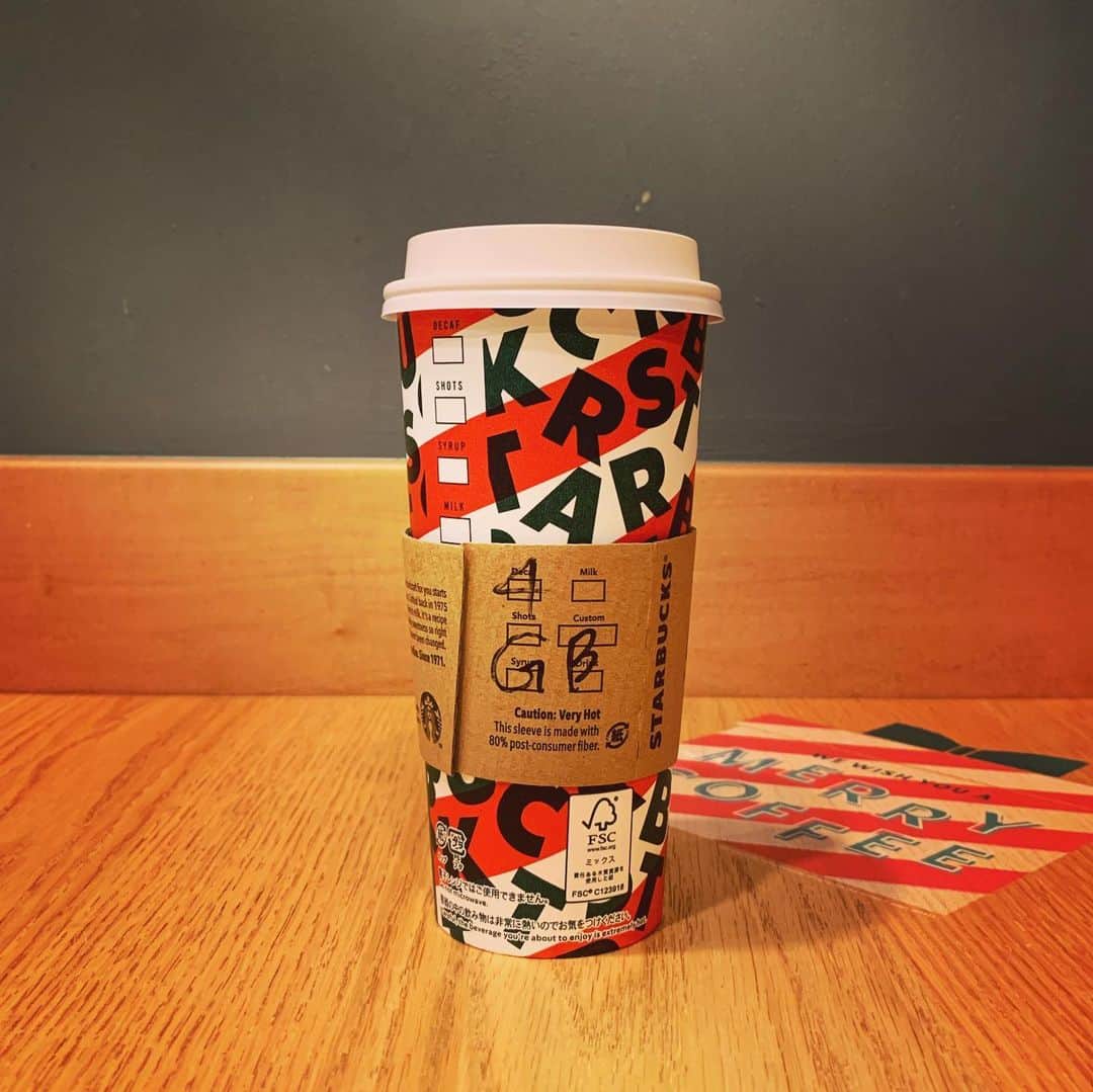 くろさんのインスタグラム写真 - (くろInstagram)「🦅🗼 #tokyotower #東京タワー #増上寺 #zojoji #tokyo_instagram #ventigingerbreadlatte #ヴェンティジンジャーブレッドラテ #gingerbreadlatte #ジンジャーブレッドラテ #starbucks #starbuckscoffee #スタバ #スターバックス #スターバックスコーヒー #スターバックスコーヒー芝大門店 #MYTOKYOIS #TokyoTokyo #🦅🗼」12月9日 8時26分 - m6bmw