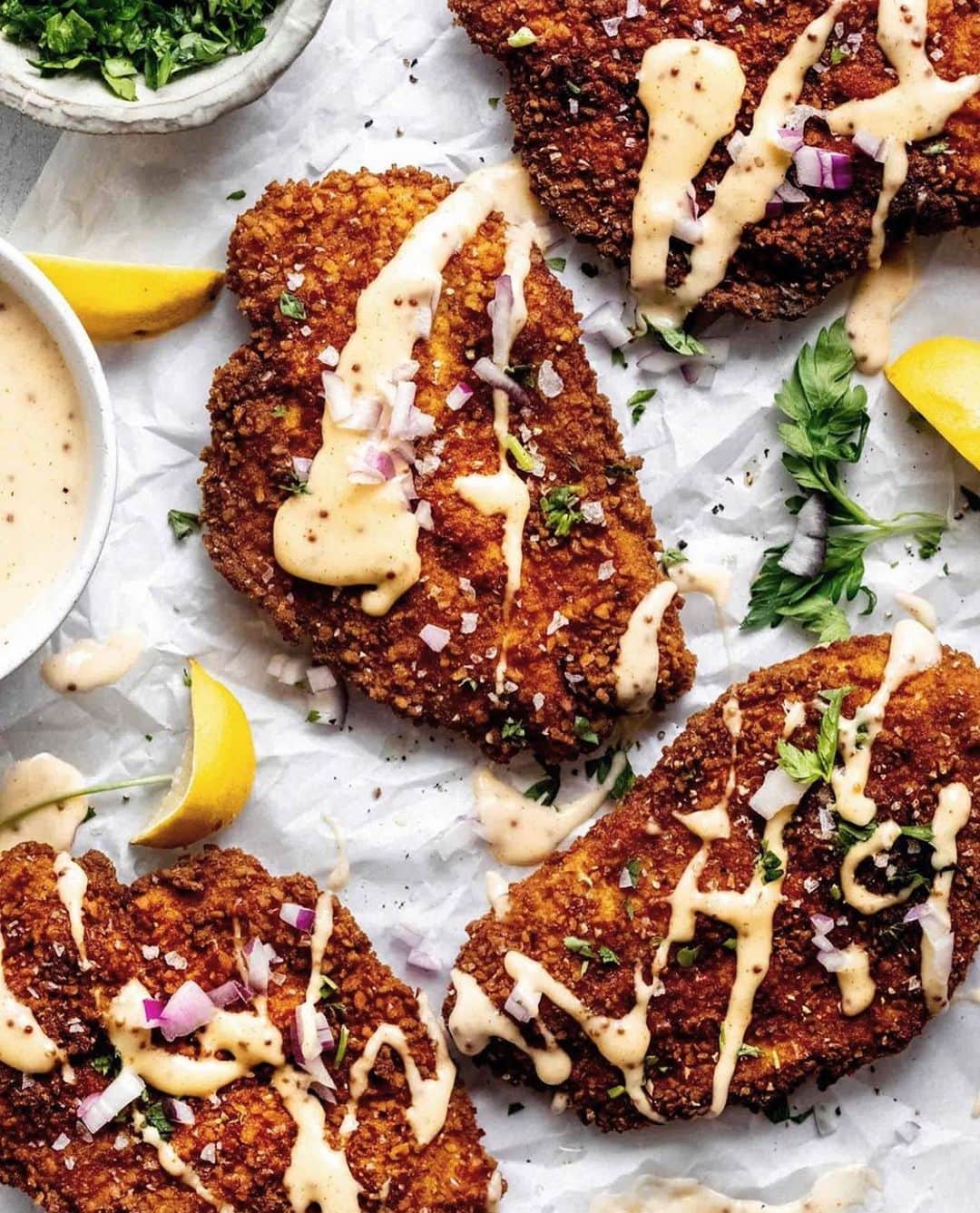 Whole Foods Marketさんのインスタグラム写真 - (Whole Foods MarketInstagram)「Lazy Sundays call for an easy dinner, kinda like this crispy pretzel 🥨 crusted chicken with cheddar-mustard sauce. Get the complete recipe from @platingsandpairings.」12月9日 8時38分 - wholefoods
