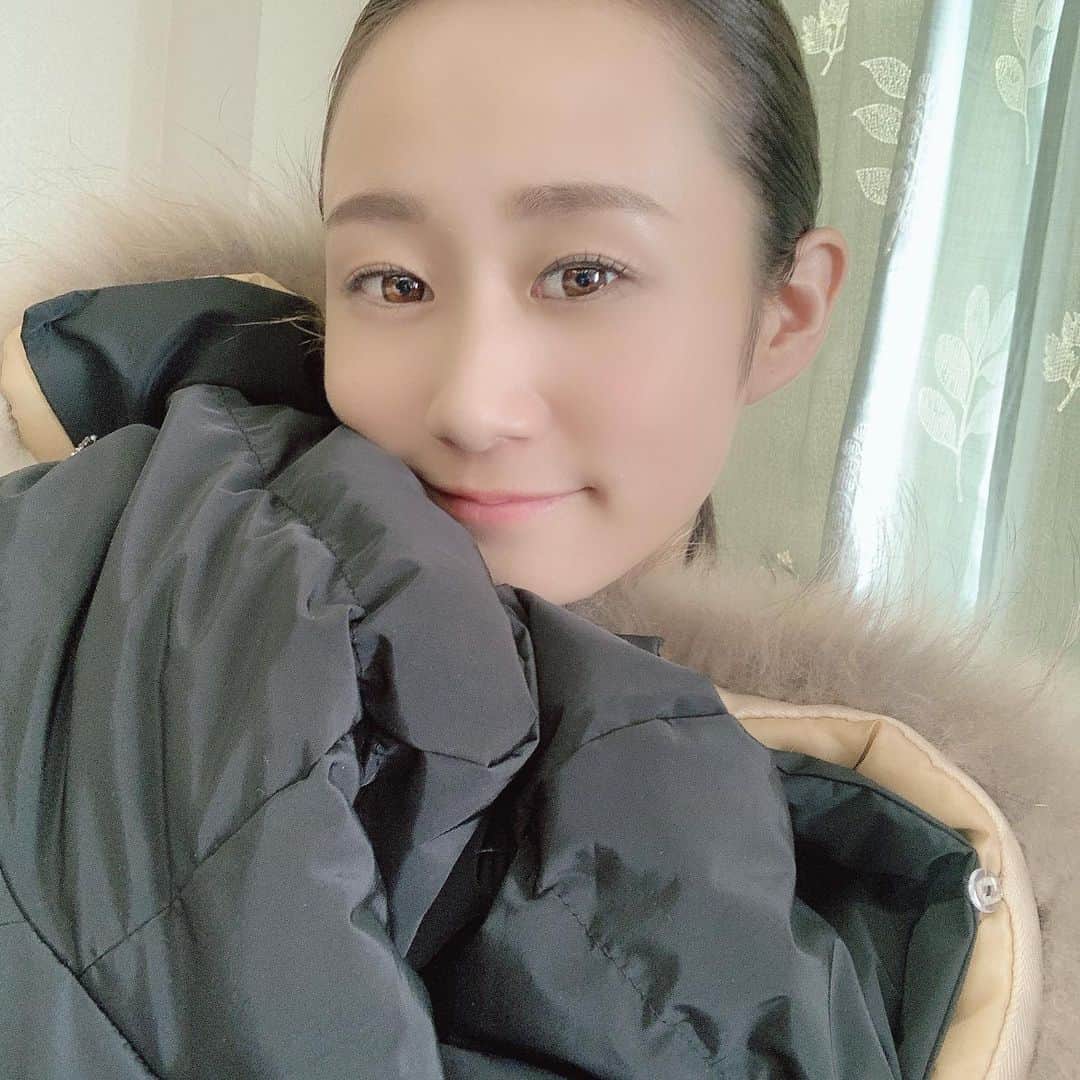 筒井萌子のインスタグラム：「* 最近は仕事もオーディションもプライベートも おでこを出してる事が多い気がします◡̈⋆ 昔コンプレックスだったデコ広もいつしかチャームポイント✨ 御利益があるってよく触られがち🤣 昨日の撮影、とっても楽しかったですꪔ̤̮ オーディションを頂ける環境がある事もお仕事を させて頂ける事も当たり前ではないので これからも感謝を忘れず頑張ります♪ ・ #筒井萌子 #女優 #actress #モデル #model #岡山  #shooting #instagood #instalike #converse #撮影 #followme #instalike #ゴルフ #ゴルフ女子 #ゴルフコーデ #골프 #좋아요반사 #좋아요그램 #좋아요환영 #데일리그램 #패션 #오오티디 #카페 #Tiffany #tiffany #tiffanyandconecklace #撮影 #CM」
