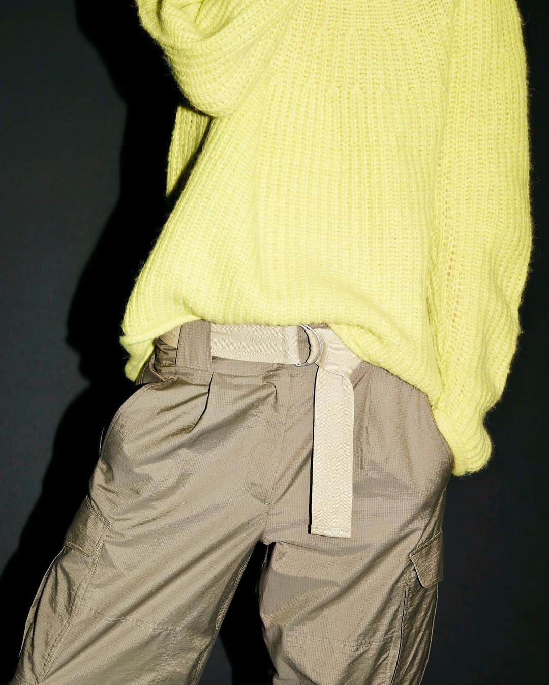 ラグ&ボーンのインスタグラム：「She's Electric. The Joseph Crew–now in Lime. #rbHY19」