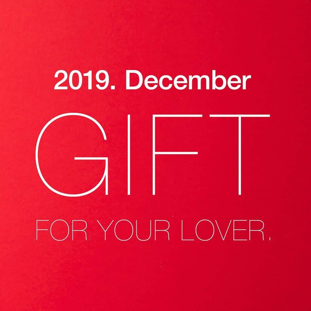 SUIT SELECT スーツセレクトさんのインスタグラム写真 - (SUIT SELECT スーツセレクトInstagram)「【2019 December：GIFT】 12月はギフト特集。今年の冬は恋人に何をプレゼントしよう。 そもそもどうやって選んだらよいのか、ギフトの選び方のヒントをお教えします。 気の利いたちょっとしたギフトにオススメの価格帯、それがSUIT SELECTのアイテムです。 ・ JACKET ¥23,000 / SHIRT ¥3,800 TIE ¥3,800 / KNIT ¥4,800 / MUFFLER ¥3,800 ・ #winter #gift #present #christmas #xmas #business #suit #suitselect #冬 #ギフト #プレゼント #クリスマス #ビジネス #スーツ #スーツセレクト #スーツのある日常」12月9日 8時56分 - suitselect_japan_official