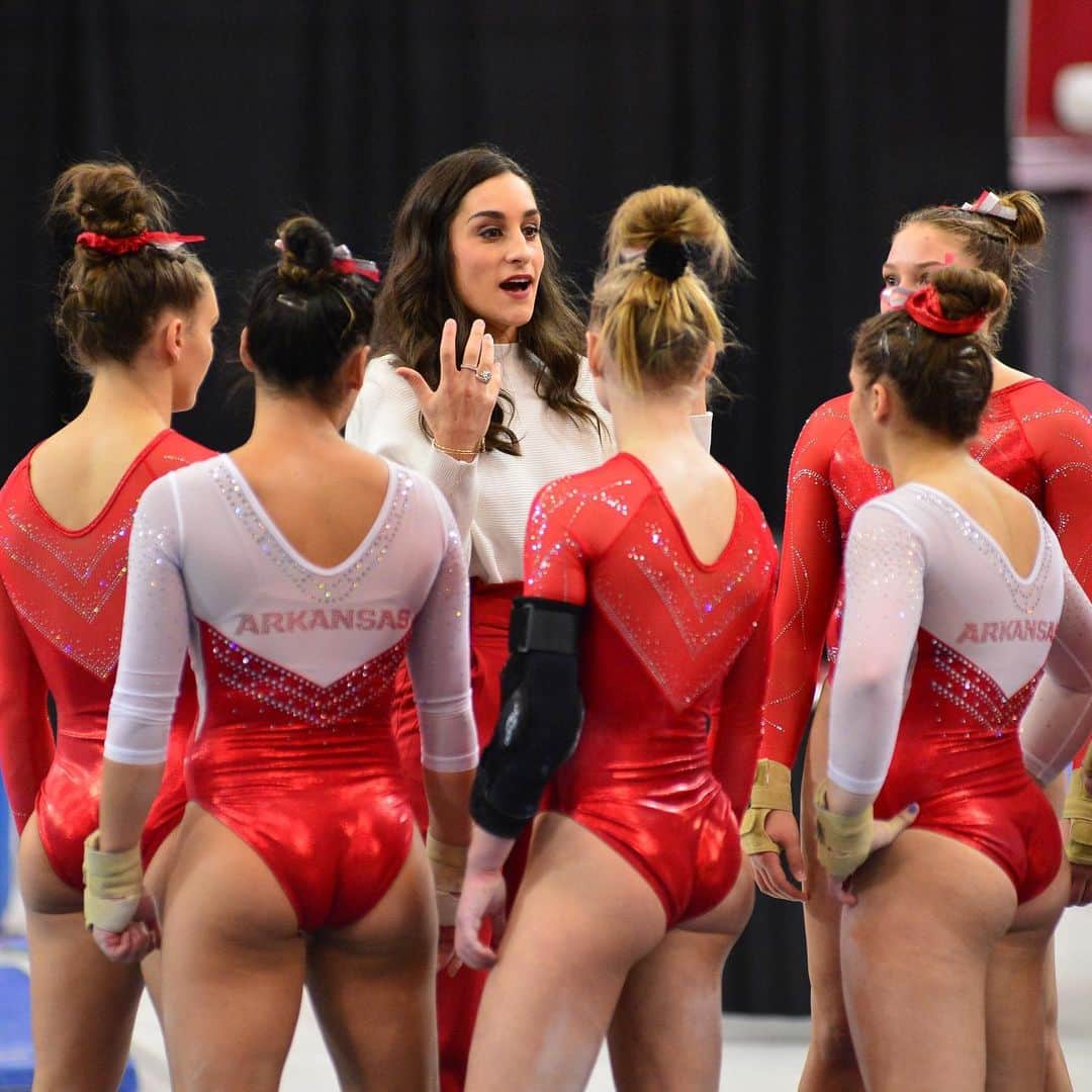 ジョーディン・ウィーバーのインスタグラム：「Great day at Meet the Gymbacks ✅ Excited for what I know this team can accomplish this year!!」