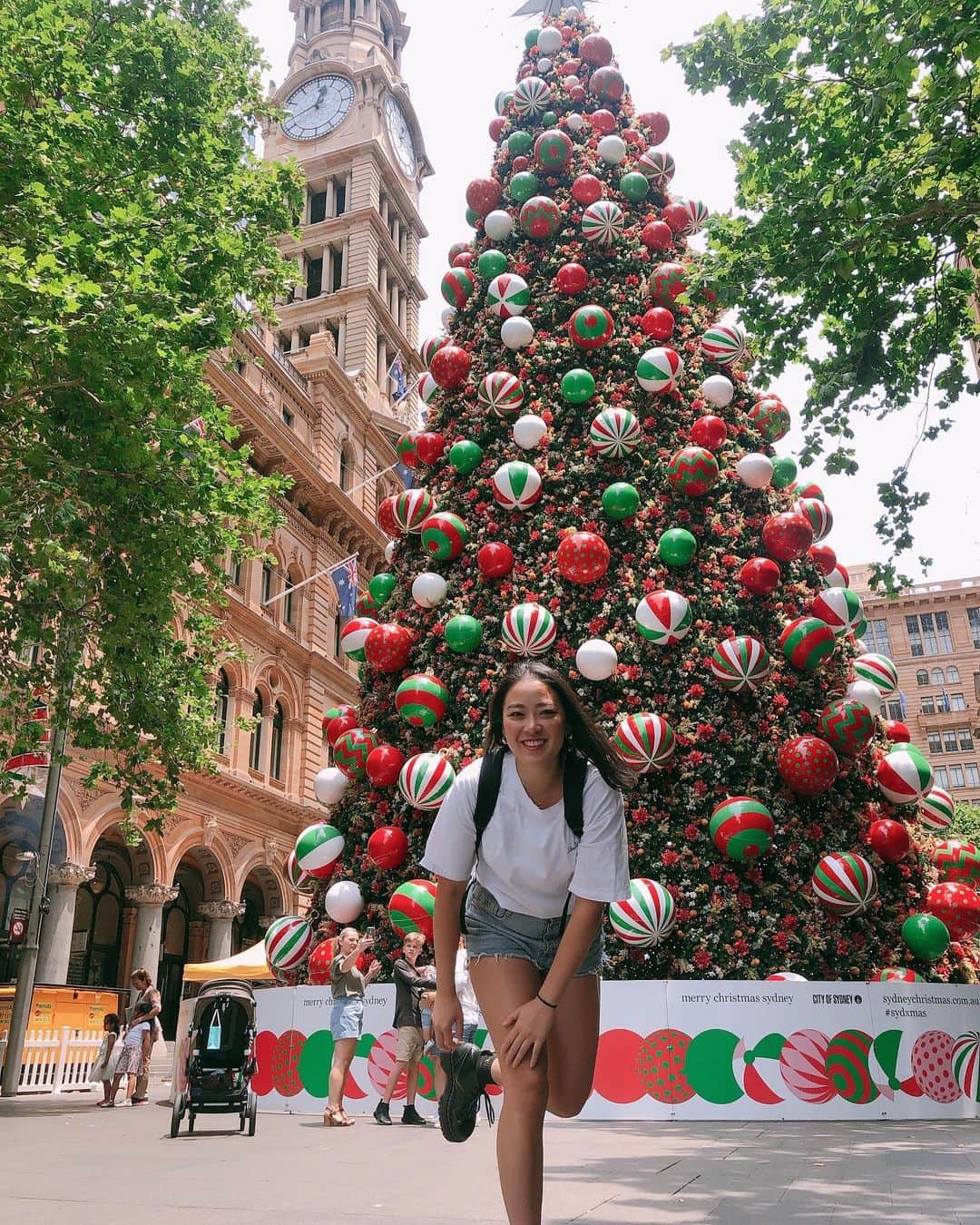 小野美公さんのインスタグラム写真 - (小野美公Instagram)「クリスマスって感じ💓😳 メアリーとツリーとあたし🎄💓 #martinplace  #Sydney #シドニー　#クリスマスツリー🎄」12月9日 9時35分 - mikuhead