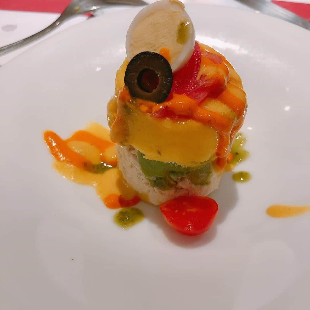 休日課長さんのインスタグラム写真 - (休日課長Instagram)「先日ゆっくりとペルー料理を！ 野菜たっぷり美味しく戴きました！ ペルーのお酒、ピスコがこれまたうまい。 ごちそうさまでした！  #ペルー  #料理 #ALDO #外苑前」12月9日 9時30分 - kyujitsu_kacho