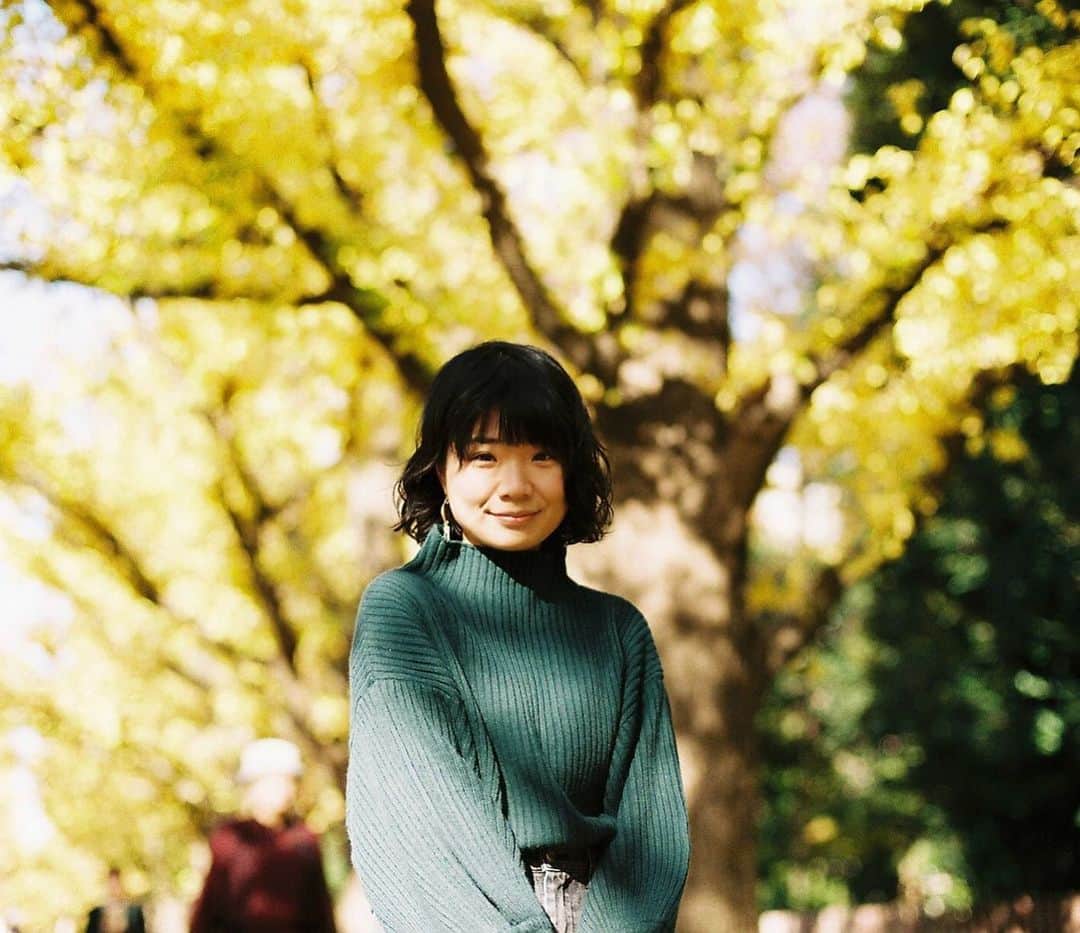 相馬有紀実のインスタグラム：「イチョウイチョウイチョウ(*´∀｀*) #フィルム の感じ好き。 #写真　#フォト #photography  #」