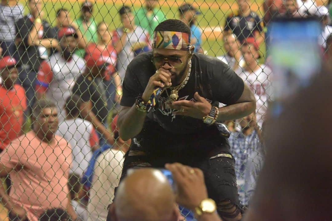 ホセ・レイエスのインスタグラム：「🇩🇴❤️」
