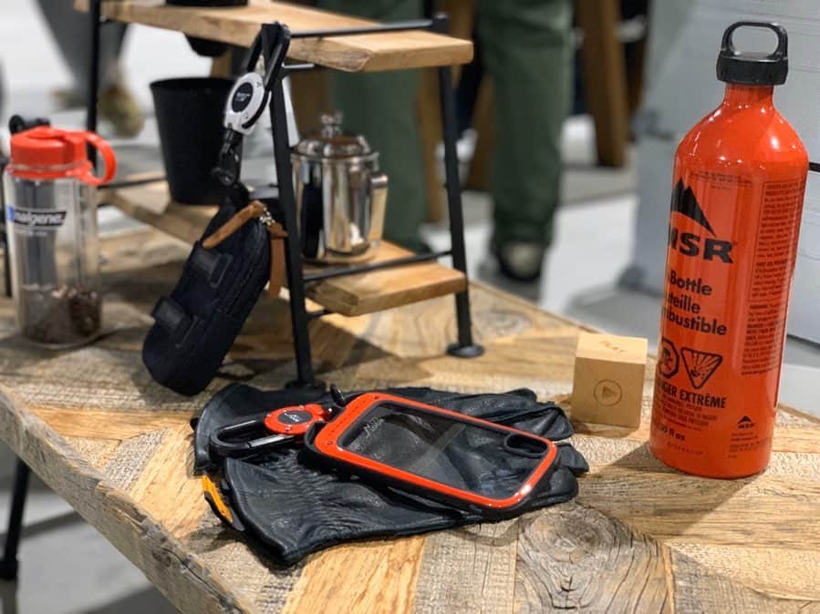ROOT CO. Designed in HAKONE.さんのインスタグラム写真 - (ROOT CO. Designed in HAKONE.Instagram)「. FIELDSTYLE JAMBOREE 2019 ( @fieldstyle_official ) ・ ROOT CO.ブースにお立ち寄りいただいた皆様、誠にありがとうございました！ また、運営スタッフの皆様も大変お疲れ様でした。 ・ 本年のROOT CO.が出展するイベントはすべて終了となりました。 来年、様々なイベントでまたお会いできることを楽しみにしております！ ・ #fieldstyle #fieldstyle2019 #fieldstylejamboree #fieldstylejamboree2019  #root_co #rootco #shockresistcaseplushold #shockresistcasepro #milspec #iphonecase #caseiphone #magreel360 #carabiner #carabiners #outdoor #outdoors #outdoorgear #camp #campgear #fishing #fishinggear #trekking #trekkinggear #lifestyle」12月9日 11時26分 - root_co_official
