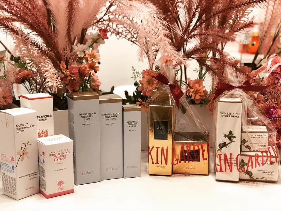 SKINGARDEN［スキンガーデン］さんのインスタグラム写真 - (SKINGARDEN［スキンガーデン］Instagram)「エリシャコイスキンケアセットプレゼントイベント結果のご報告😍﻿ ﻿ ﻿ 11月、スキンガーデン新大久保本店にて開催されたエリシャコイスキンケアセットプレゼントイベントの結果をご報告致します！😘﻿ ﻿ ﻿ 日頃、エリシャコイの商品をご利用頂いているお客様に感謝の気持ちを込めて開催したイベントのプレゼントを本日配送させていただきました！👏🤩🥳﻿ ﻿ ﻿ イベントに参加していただいたお客様の中で、抽選を通してなんとエリシャコイのスキンケアセットをプレゼント！✌️🎁😍﻿ ﻿ ﻿ 藤本　様😍﻿ 西川　様😍﻿ 長嶺　様😍﻿ 本間　様😍﻿ ﻿ ご当選おめでとうございます🎉㊗️🎊﻿ ﻿ ﻿ ﻿ これからもスキンガーデンご愛顧のお客様に盛りだくさんのイベントを企画していきます！﻿ ﻿ ﻿ ﻿ #skingarden#g9skin#韓国コスメ#ミルクバブルエッセンスパック#ウユバブルパック#美肌#オルチャンメイク#3ce#エチュードハウス#クリオ#ペリペラ#モウダ#韓流#美肌#新大久保#人気ブランド#牛乳クリーム#エリシャコイ#スキンケア#プレゼント#イベント#結果#当選#おめでとう#감사합니다#感謝#エイミル#スーパーグレイン」12月9日 11時38分 - skingarden.jp