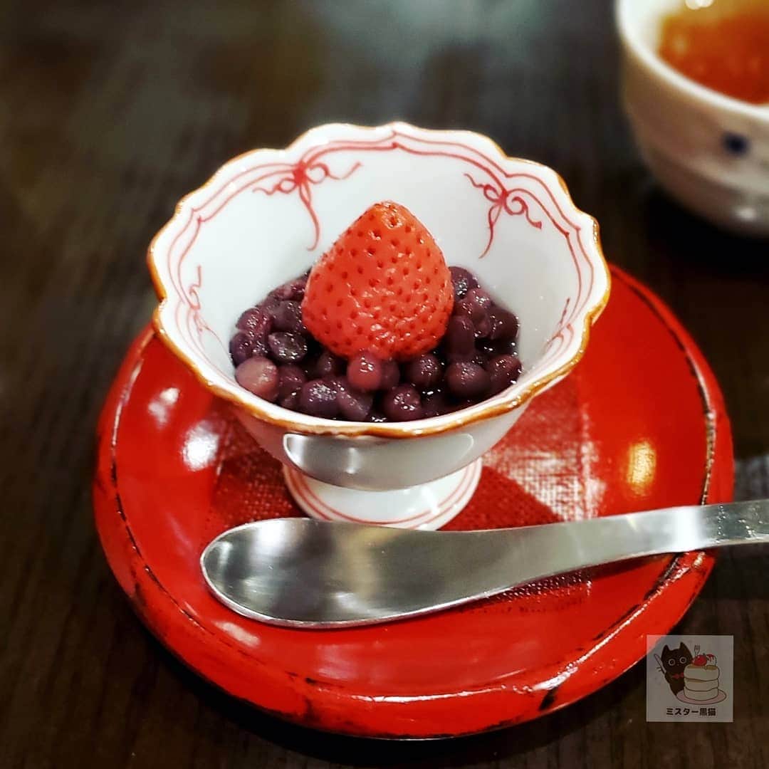 ミスター黒猫（黒猫仙人）のグルメインスタ