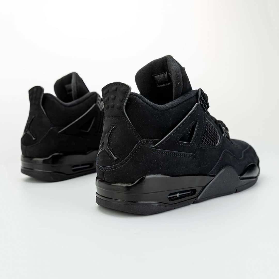 HYPEBEASTさんのインスタグラム写真 - (HYPEBEASTInstagram)「@hypebeastkicks: Here’s an early look at the Air Jordan 4 "Black Cat" 2020 retro. The updated iteration is predominantly embellished in a bolder black makeup than its predecessor and boasts the same construction, featuring a matte-finished nubuck material across the uppers alongside its signature eye stays in a glossy black. Other details include monochromatic Jumpman logos on the tongue patches and the heel caps for an overall, lavish execution. Expect it to release on February 22 at @nike’s website and select stockists for $190 USD a pair.⁠⠀ Photo: @hanzuying」12月9日 12時47分 - hypebeast
