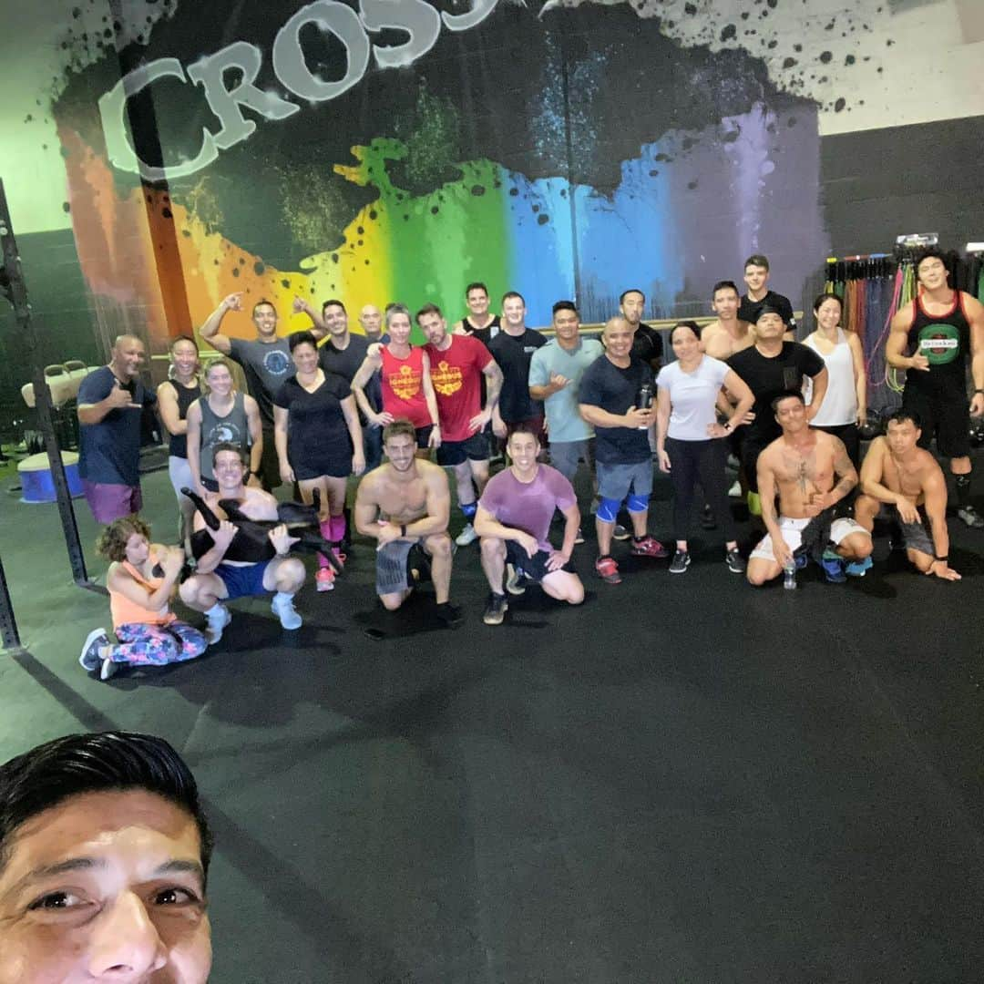 アレックス・ラミレスさんのインスタグラム写真 - (アレックス・ラミレスInstagram)「We had a great workout today @crossfitoahufamily with @brickgarcia awesome #crossfitbox」12月9日 13時03分 - ramichan3