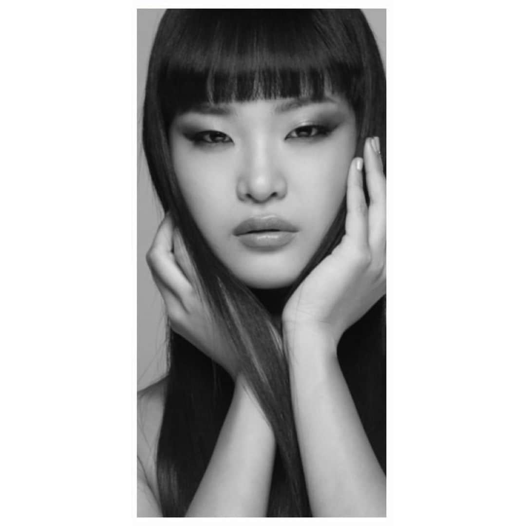美馬寛子のインスタグラム：「I am so proud of you Ako, so is the 2019 Miss Universe Japan family!﻿ ﻿ You are the 1st winner of the new Miss Universe Japan and you are a great role model for all young women. ﻿ When I first met you for the audition, I saw “something” special in you. Watching you this passed few months, I saw a sparkling star getting brighter. That is your uniqueness!! Please do not forget about your uniqueness and what you have in you... ﻿ ﻿ Thank you very much for all of Ako and Miss Universe Japan fans!! ﻿ And I really appreciate the support especially from:﻿ ﻿ @rock_hairdesign ﻿ @duo_cosme ﻿ @dmmeikaiwa ﻿ @nuajapan ﻿ @akasaka_dental﻿ @goldsgymjapan﻿ @calzedonia﻿ @grossejapan﻿ @power_plate_japan﻿ ﻿ Ako, We all love you a lots💕﻿ ﻿ #missuniverse﻿ #missuniverse2019﻿ #missuniversejapan﻿ #missuniversejapan2019﻿ #ミスユニバース﻿ #ミスユニバースジャパン﻿ #ミスユニバース2019﻿ #ミスユニバースジャパン2019﻿ #ナショナルディレクター﻿ #nationaldirector #美馬寛子﻿ #AKOKAMO #加茂あこ﻿ #GOAKO ‼︎ #GOJAPAN ‼︎﻿ @hirokomima ﻿ @__ako_kamo__ ﻿ @missuniverse @fadilberishaphotography」