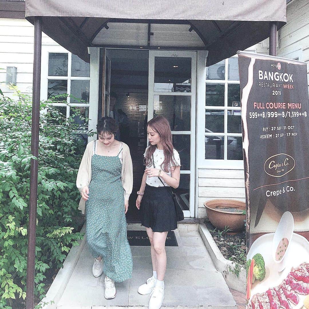 のインスタグラム：「ㅤㅤㅤㅤㅤㅤㅤㅤㅤㅤㅤㅤㅤ 今日ふみから報告があったように 今ふみのお腹には赤ちゃんがいます👶❤︎ ㅤㅤㅤㅤㅤㅤㅤㅤㅤㅤㅤㅤㅤ 私はただただ嬉しくて家族が増えること 愛おしい存在が増えることに この上ない喜びを感じてます🥺❤️ ㅤㅤㅤㅤㅤㅤㅤㅤㅤㅤㅤㅤㅤ 妊娠初期のふみはつわりが酷くて 本当に辛そうで何度も泣いてる所も見たけど 初めてだらけのことに戸惑いながらも赤ちゃんのために 頑張ってるふみは本当かっこよかった🥺 仕事も手を抜かずに本当によく頑張ってくれました😭👏 ㅤㅤㅤㅤㅤㅤㅤㅤㅤㅤㅤㅤㅤ 少しづつお腹も大きくなってきて感動の日々です👼 既に愛おしくて可愛くて早く会いたすぎて気が早いけど 赤ちゃんの物をたくさん買っちゃった😂❤️ ㅤㅤㅤㅤㅤㅤㅤㅤㅤㅤㅤㅤㅤ 実はふみの出産を考えて私たちの結婚式の時期も 予定よりかなり早くしました🥰 来年は私たち家族にとって特別な一年になるんやろな💕 ㅤㅤㅤㅤㅤㅤㅤㅤㅤㅤㅤㅤㅤ 残りのマタニティライフも一緒に楽しもうね☺️」