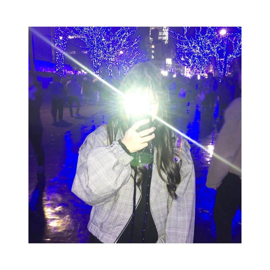 畠山あやなのインスタグラム：「💙青の洞窟~🌙 * #畠山彩奈#東京#渋谷#青の洞窟#写真#スマホ#友達#イルミネーション#クリスマス#フォローミー#shibuya#ilumination#instagram#instagood#followme」