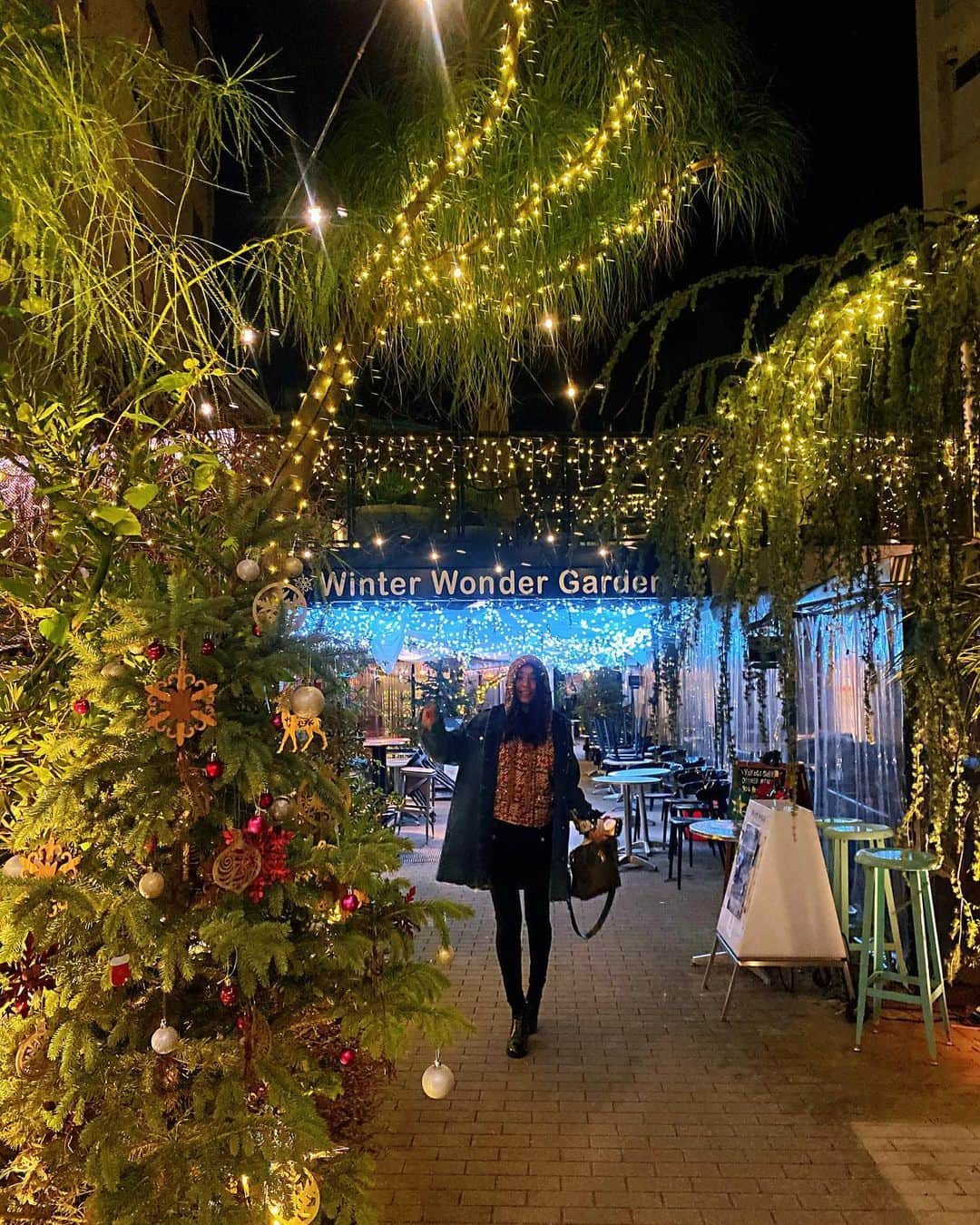 のインスタグラム：「もうすぐクリスマス🎄だね🤶‼️ 今日は暖かいからいいけど、 寒いの苦手❄️雪が降るほどの寒さは 好きなんだけど、ただ寒いてのは、なんか寂しくなるの😭そろそろ暖かいとこに〜⭐️ #Xmas #warm #hot #cold #goodvibesonly #love #escape #max #mood #trip #aloha」