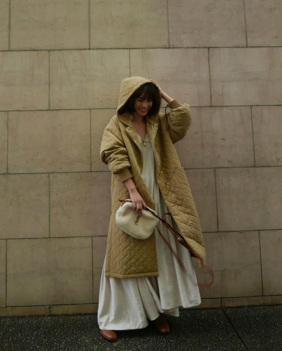 JUNNAさんのインスタグラム写真 - (JUNNAInstagram)「12月12日19時発売の新作一覧が @etretokyo HPにて公開となりました🙌  今週も先行受注で完売してしまった 人気アイテムばかり💪 お見逃しなく！  outer/ #エトレキルティングロングコート  12月12日発売 dress/ #リネンボリュームマキシドレス  販売終了 boots/ #センターシームショートブーツ  発売中 bag/ #ysl  #etretokyo #2019ETREaw#キルティング」12月9日 14時57分 - junna