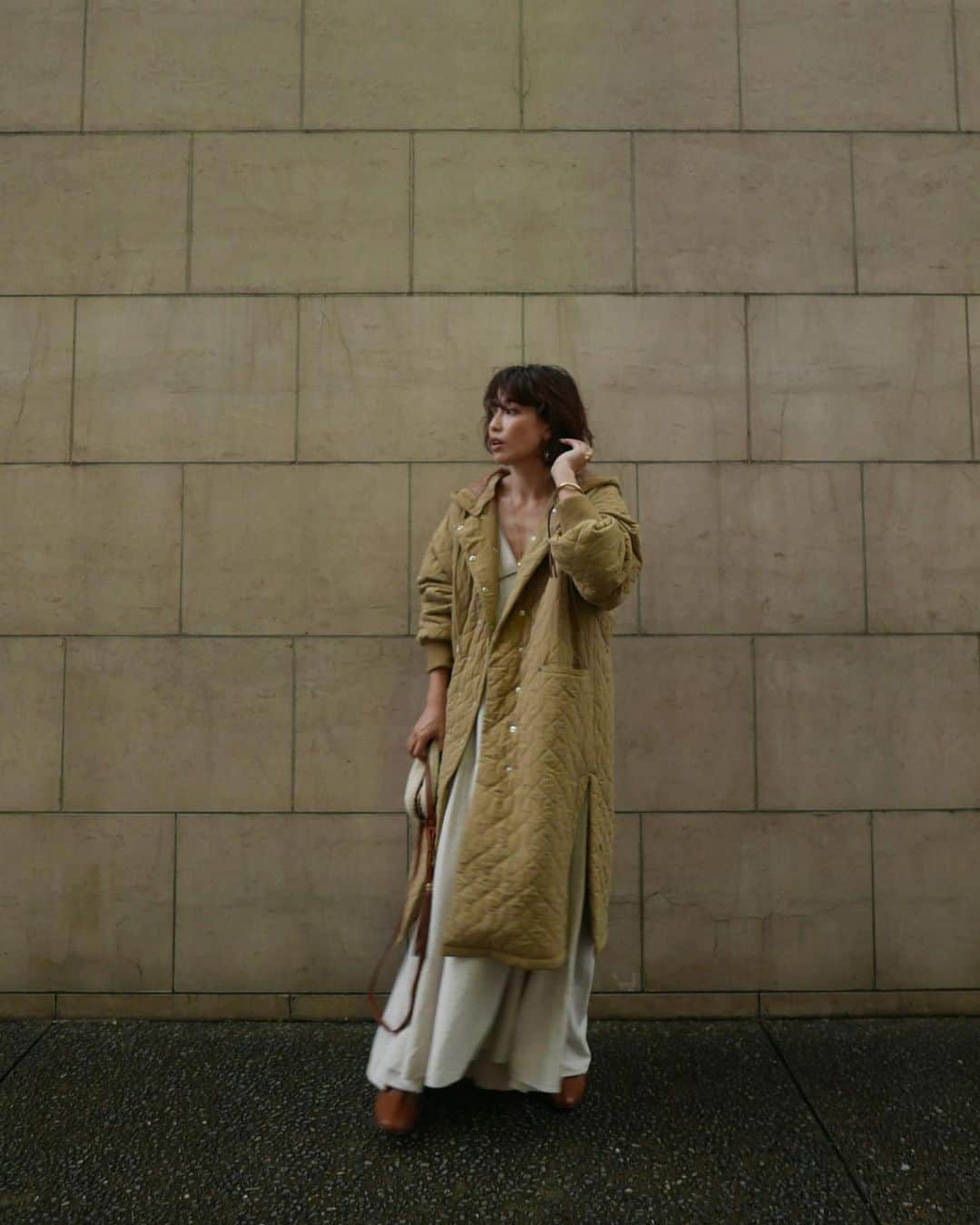 JUNNAさんのインスタグラム写真 - (JUNNAInstagram)「12月12日19時発売の新作一覧が @etretokyo HPにて公開となりました🙌  今週も先行受注で完売してしまった 人気アイテムばかり💪 お見逃しなく！  outer/ #エトレキルティングロングコート  12月12日発売 dress/ #リネンボリュームマキシドレス  販売終了 boots/ #センターシームショートブーツ  発売中 bag/ #ysl  #etretokyo #2019ETREaw#キルティング」12月9日 14時57分 - junna