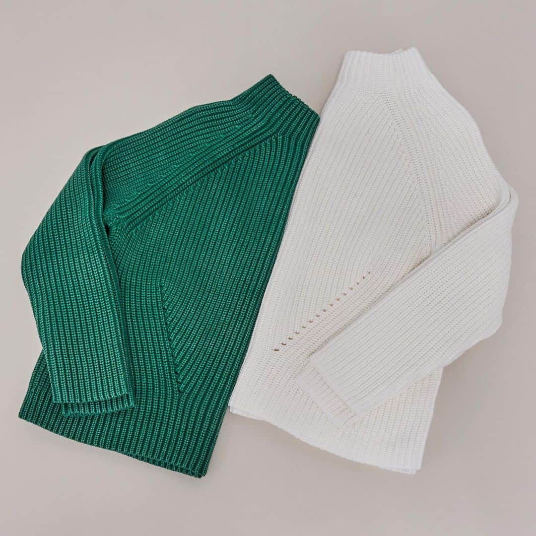 のインスタグラム：「Our holiday sale continues with markdowns from 30% OFF! 🌲 #demylee #giftingseason #holidayattire #sweaterparty」