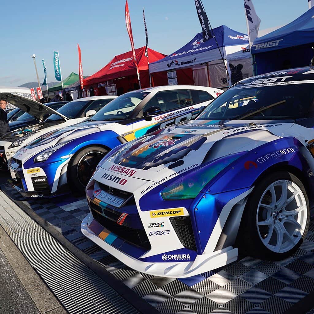 Nissanさんのインスタグラム写真 - (NissanInstagram)「Celebrating 50 years of the GT-R and Z, @nismo fans showed up at #fswpress to celebrate #NISMOFEST and to see the latest #Nissan #IntelligentMobility technologies in the Formula E & LEAF NISMO RC cars.⚡」12月10日 0時38分 - nissan