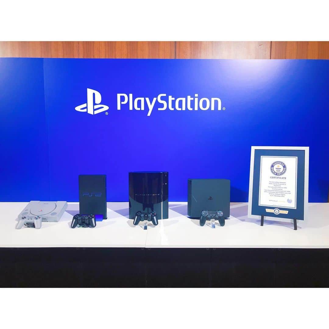 潘めぐみさんのインスタグラム写真 - (潘めぐみInstagram)「PlayStation®︎ . PlayStation®︎のこれまで。 . そして、ギネスへ。 . 初めてのプレイステーションは . ときめきメモリアル〜対戦パズル玉〜でした。 . みんなの初めてのプレイステーションは？ . #PlayStation #PlayStation2 #PlayStation3 #PlayStation4 #PlayStationAwards #PlayStationAwards2019」12月10日 1時07分 - han_meg_han