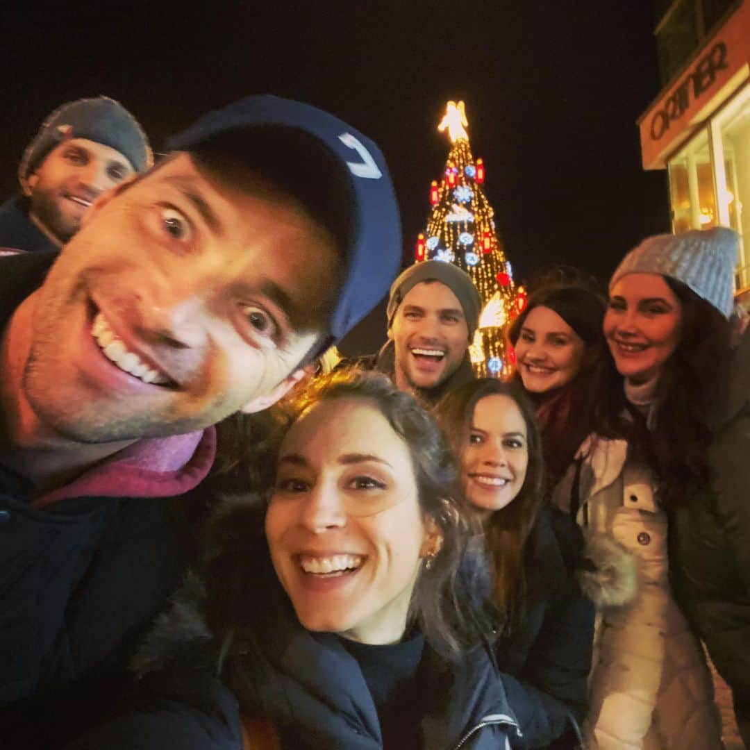 トローヤン・ベリサリオさんのインスタグラム写真 - (トローヤン・ベリサリオInstagram)「It’s called GLÜHWEIN ever heard of it? (Sub caption: do you even Christmas market bro?)」12月10日 1時24分 - sleepinthegardn