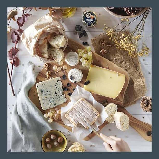 auchan_franceさんのインスタグラム写真 - (auchan_franceInstagram)「Du fromage et de la truffe, que demander de plus ? 😍 Et vous, comment aimez-vous déguster la truffe ? 😋  #fromage #cheese #dessert #christmas #xmas #food #foodlover #foodstagram #truffle #truffe」12月10日 1時31分 - auchan_france