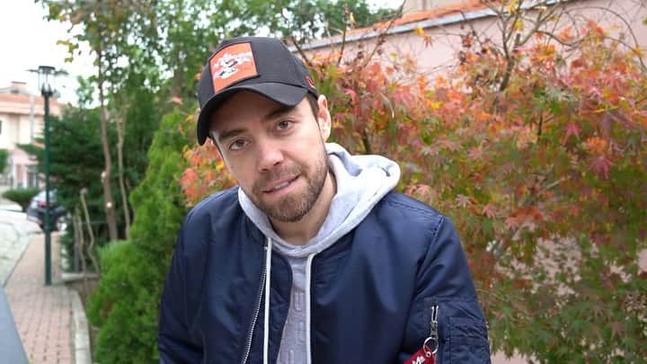 muratdalkilicのインスタグラム：「Buraya bi toplanalım arkadaşlar :) Bizimle çalışmaya ne dersin? #afetavox」