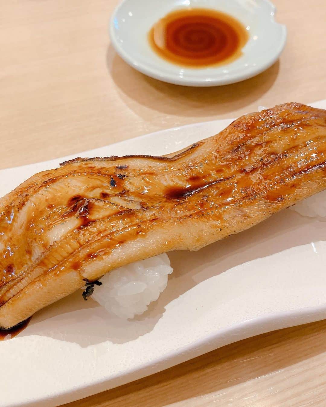星野麻里愛さんのインスタグラム写真 - (星野麻里愛Instagram)「ととまるのお寿司美味しすぎて 発狂した🍣❤️ #ととまる#魚魚丸」12月9日 18時04分 - maria.pink28