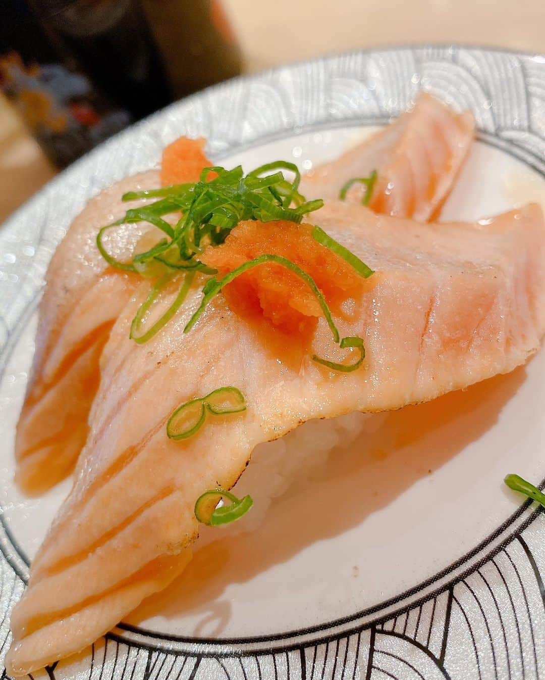 星野麻里愛さんのインスタグラム写真 - (星野麻里愛Instagram)「ととまるのお寿司美味しすぎて 発狂した🍣❤️ #ととまる#魚魚丸」12月9日 18時04分 - maria.pink28