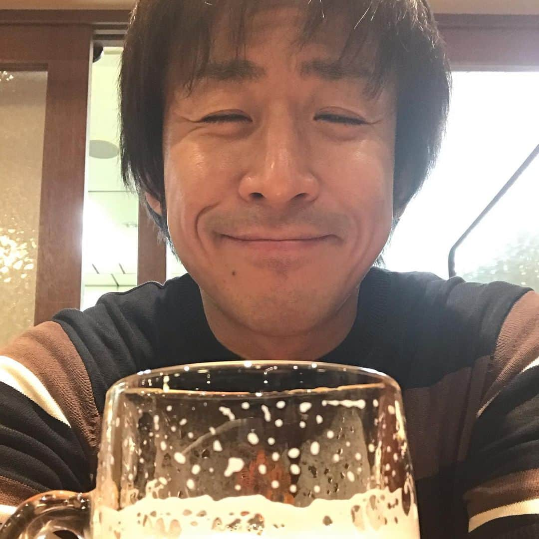 菊地浩輔さんのインスタグラム写真 - (菊地浩輔Instagram)「ロケ終了！！ 今夜はエビス。  染みる！  #ビール #beer #エビス #yebis #銀座ライオン」12月9日 18時25分 - okikusaaan