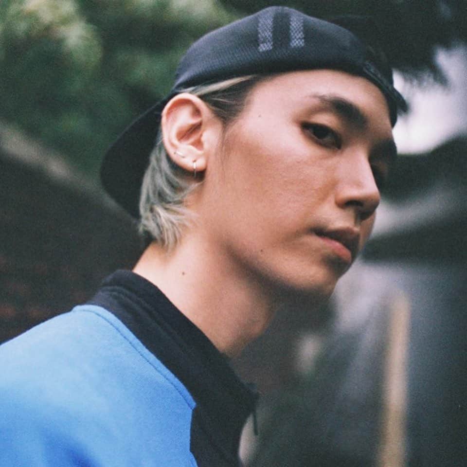 ジュヨンのインスタグラム：「『ROU&TINI.b』 BEAUTY AND WELLNESS FOR BOYS -IN SEOUL-  Beauty secrets of One and Korean boys： Launch the magazine on 11 November, 2019  @rouandtinib  #rouandtinib」