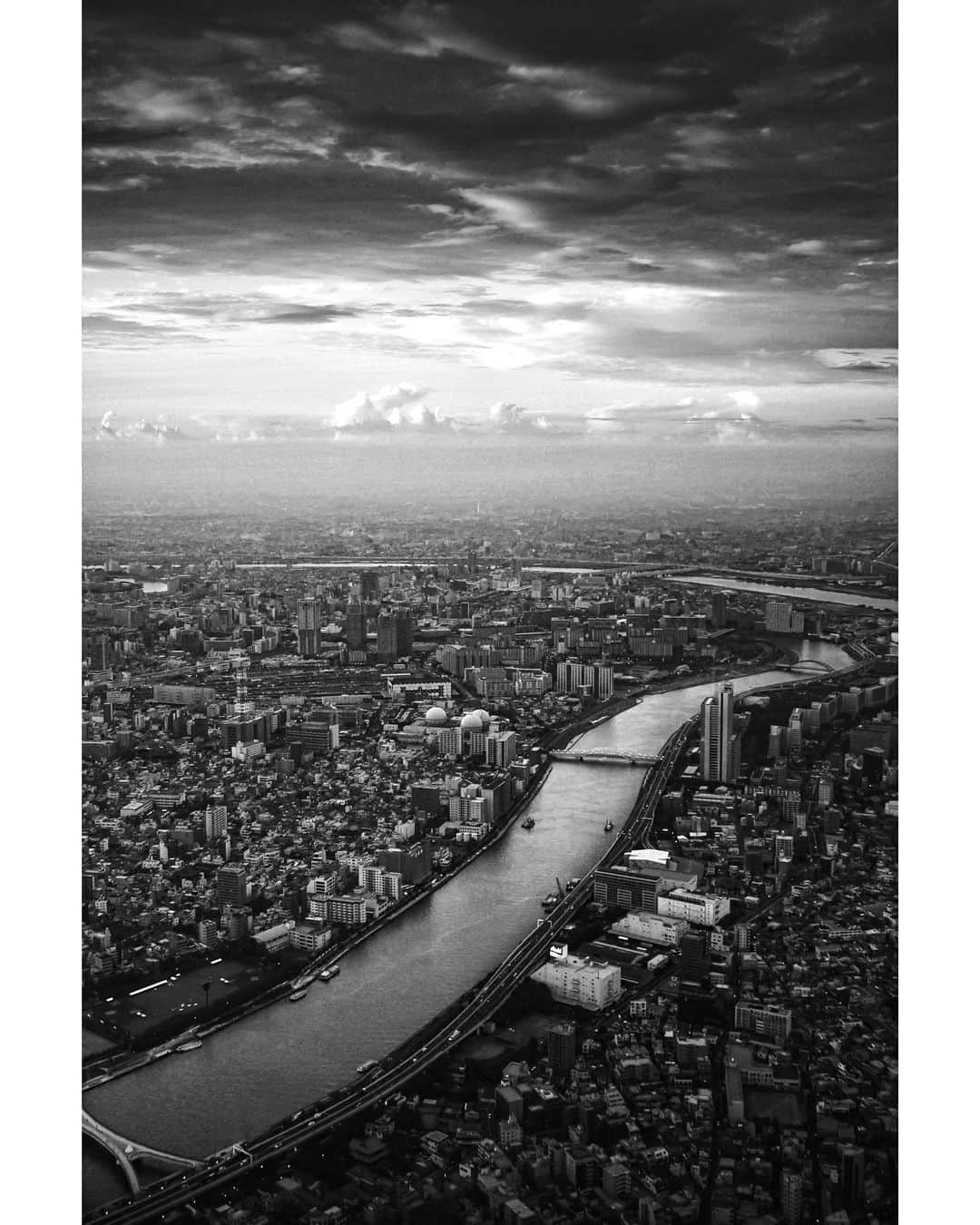 mr007のインスタグラム：「Fear Today, Not Tomorrow ►」