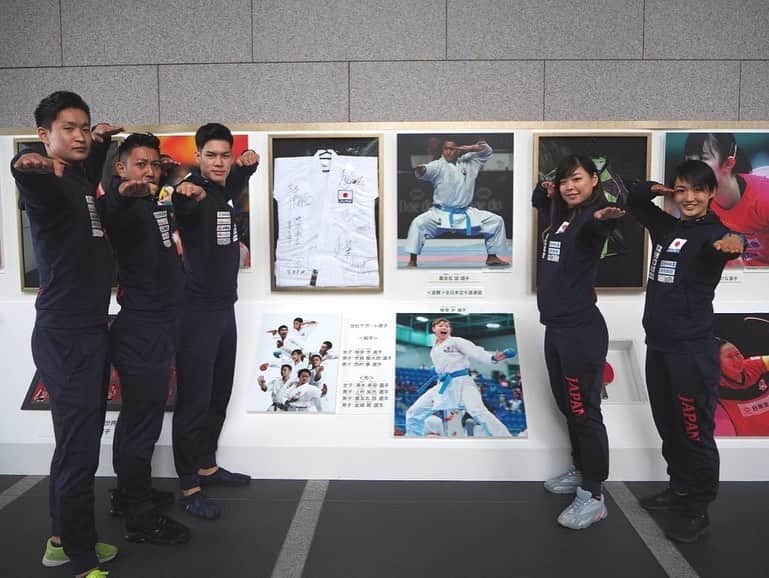 日本生命保険相互会社さんのインスタグラム写真 - (日本生命保険相互会社Instagram)「. ＼東京2020オリンピックで金メダル獲得を目指す空手選手が来社！／ . 日本生命丸の内ビルに、空手ナショナルチームの選手の皆さんが来社され、 2019シーズンの活躍を報告いただきました。 . 世界で活躍されている選手の皆さんに、職員一同熱いエールを送りました！ . 東京2020での金メダル獲得の期待が高まる空手に、是非ご注目ください✨ . 日本生命は、これからも東京2020オリンピックを目指す空手選手と、 その選手を支えるすべての人を応援してまいります。 . #Tokyo2020 #オリンピック　#東京2020オリンピック #olympic_games_tokyo_2020 #readyfortokyo #olympic_spirit #olympic_games  #readyfor_tokyo_2020 #tokyo2020  #さあ支えることを始めよう #日本生命 #ニッセイ #nissay #playsupport #保険 _ #空手 #karate #空手道 #karatedo #組手 #空手組手 #形 #空手形 #荒賀龍太郎 選手#植草歩 選手#喜友名諒 選手#清水希容 選手#西村拳 選手 ・ ※日本生命 は、東京2020オリンピックゴールド生命保険パートナーです。」12月9日 19時08分 - nissay_official