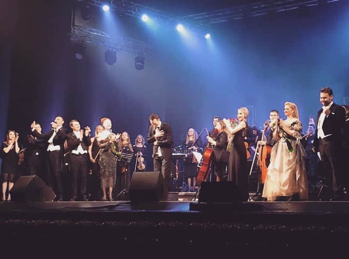 アイーダ ニコライチュクさんのインスタグラム写真 アイーダ ニコライチュクinstagram Obozhayu Pavarotti And Friends Anistayeb Anzheliksavchenko Petrocheliali Elena Arbuzova Anatolij Pogrebnoj Chernyy Orchestra Chernyyandrey Smirnov Tenor 12
