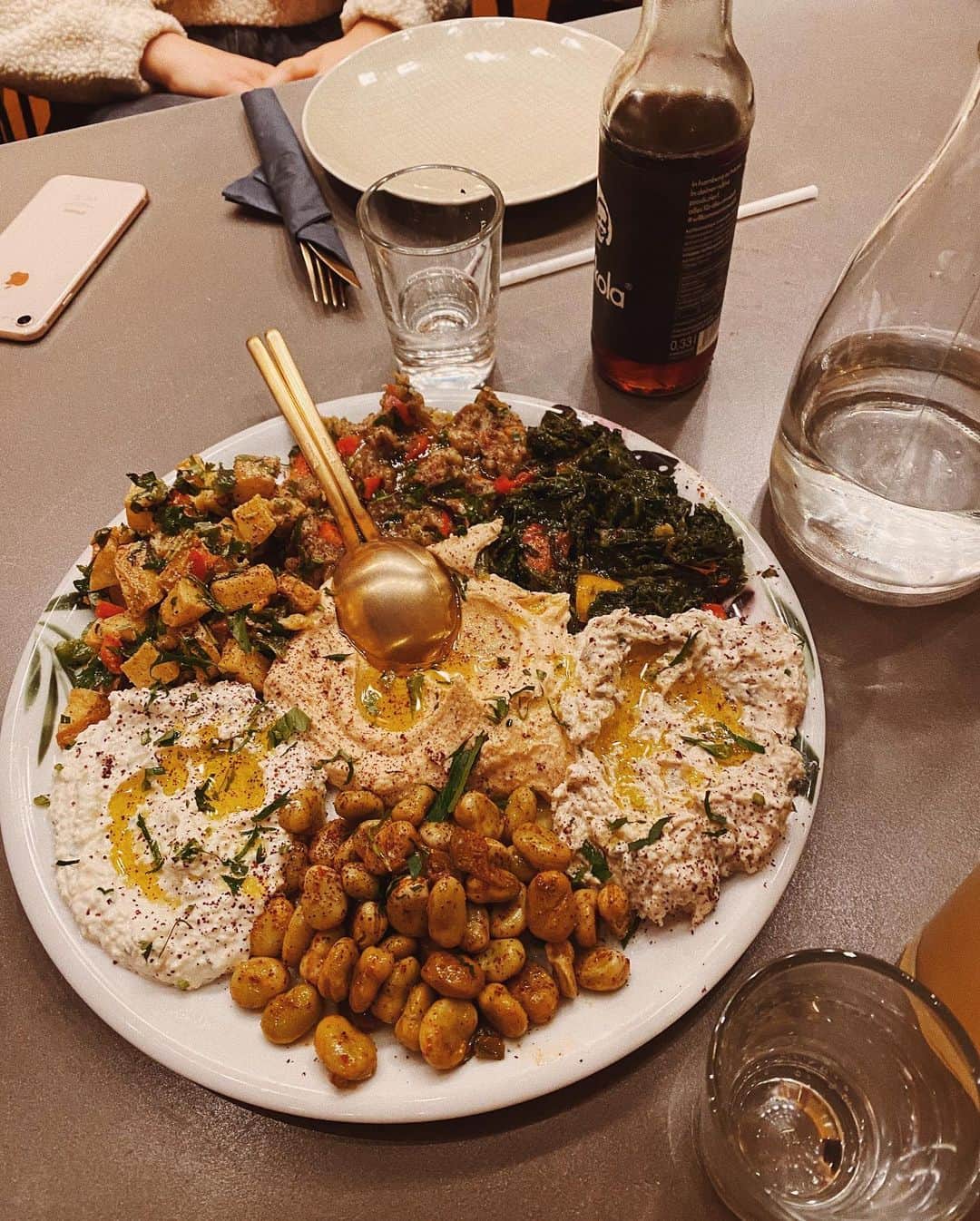STIL IN BERLINのインスタグラム：「Shared a delicious Syrian feast with friends at @kreuzberger.himmel last night.」